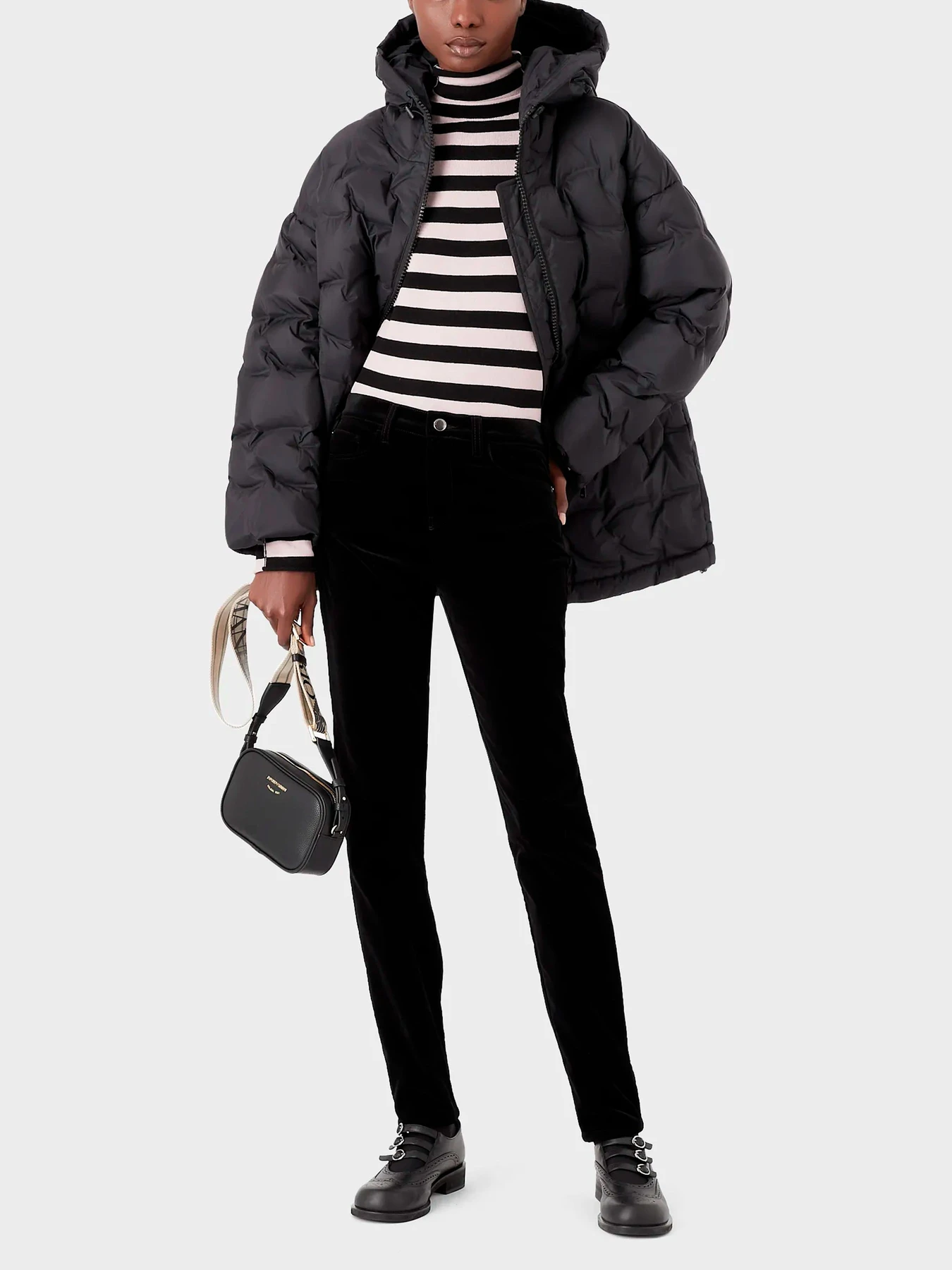 Куртки и дубленки Emporio Armani модель 6L2B87-2NIUZ-0999 Куртки и дубленки Emporio Armani модель 6L2B87-2NIUZ-0999 Фото