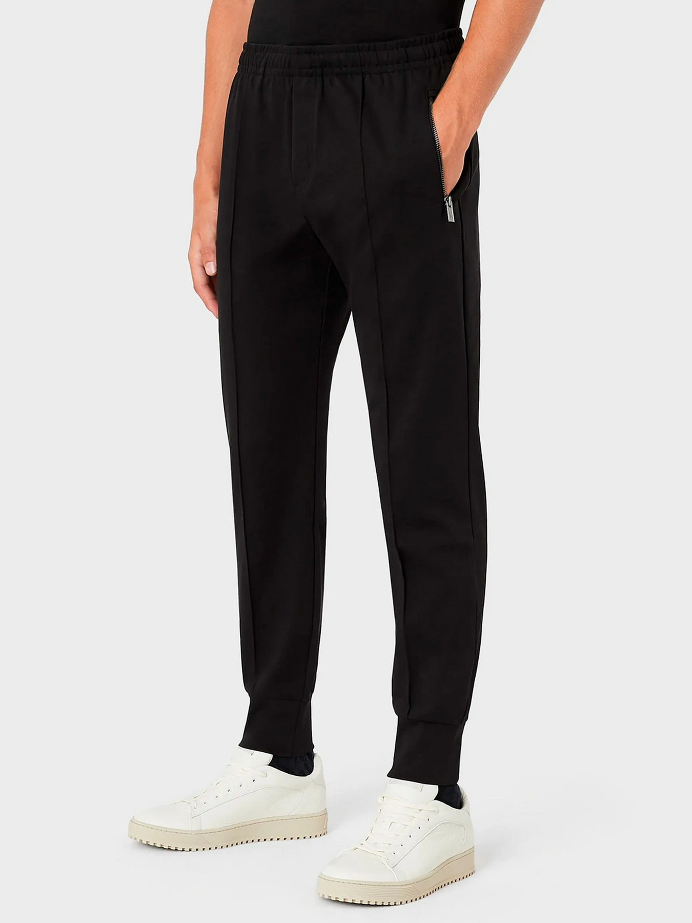 Брюки Emporio Armani модель 8N1P72-1JBTZ-0999 Брюки Emporio Armani модель 8N1P72-1JBTZ-0999 Фото