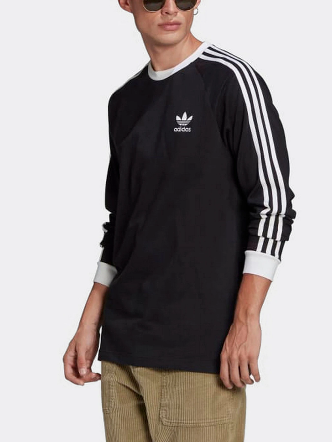 Худи и свитшоты Adidas модель GN3478 Худи и свитшоты Adidas модель GN3478 Фото