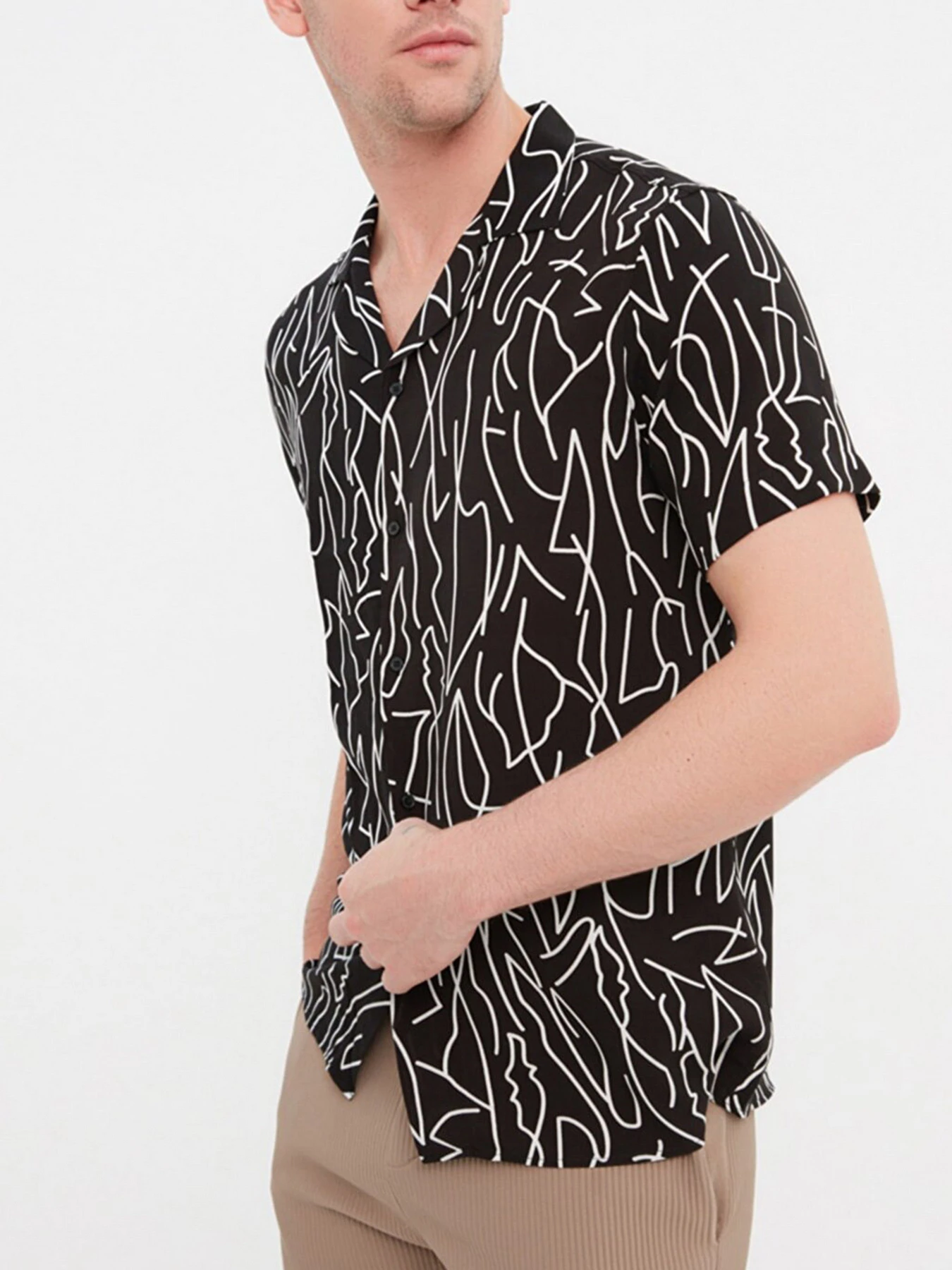 Рубашки Trendyol модель TMNSS20GO0577/Siyah Рубашки Trendyol модель TMNSS20GO0577/Siyah Фото
