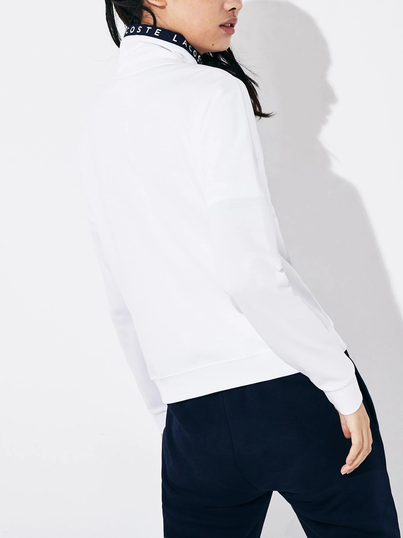 Худи и свитшоты Lacoste модель SF5207.XZF Худи и свитшоты Lacoste модель SF5207.XZF Фото