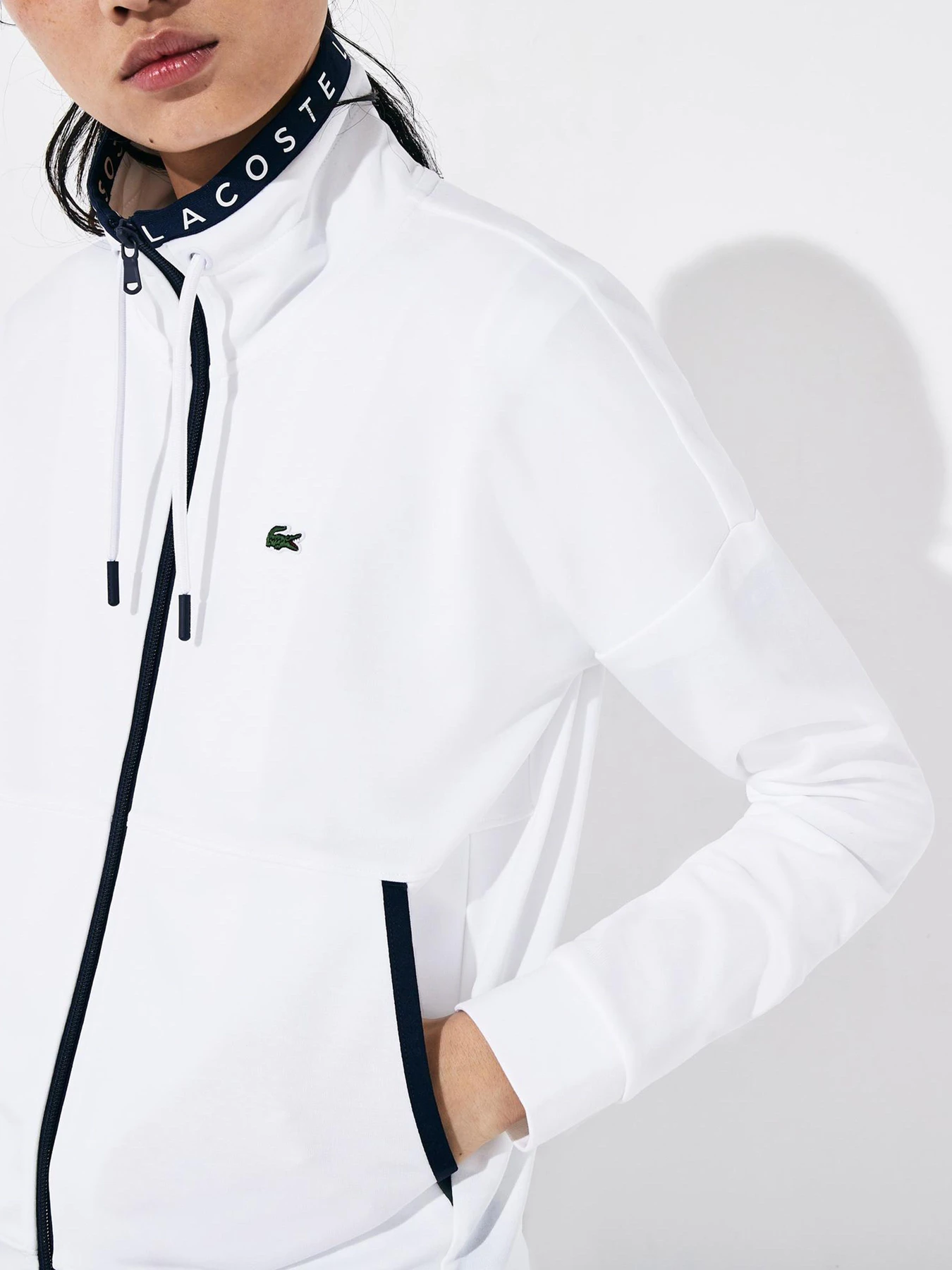 Худи и свитшоты Lacoste модель SF5207.XZF Худи и свитшоты Lacoste модель SF5207.XZF Фото