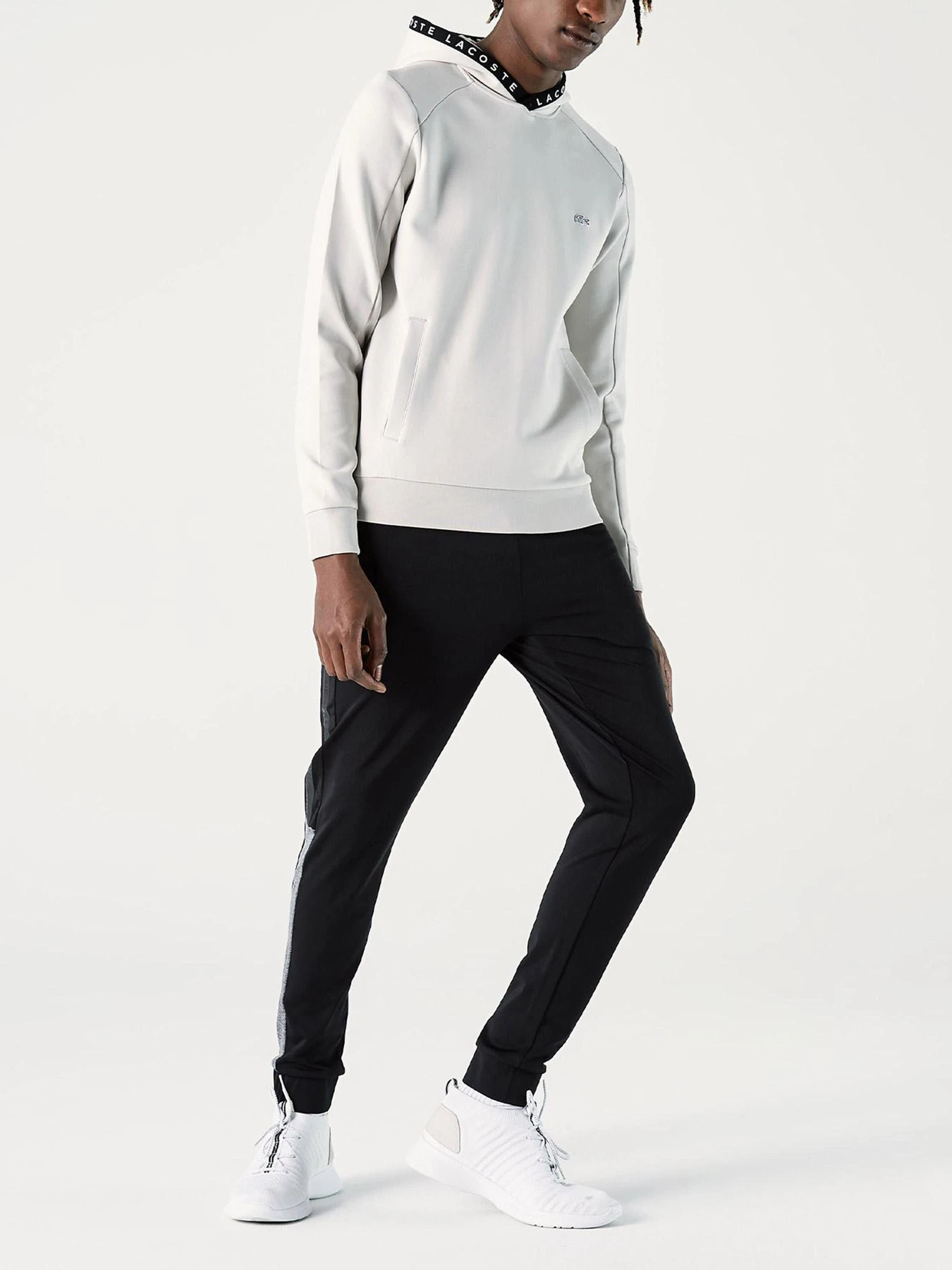 Худи и свитшоты Lacoste модель SH0057.57A Худи и свитшоты Lacoste модель SH0057.57A Фото