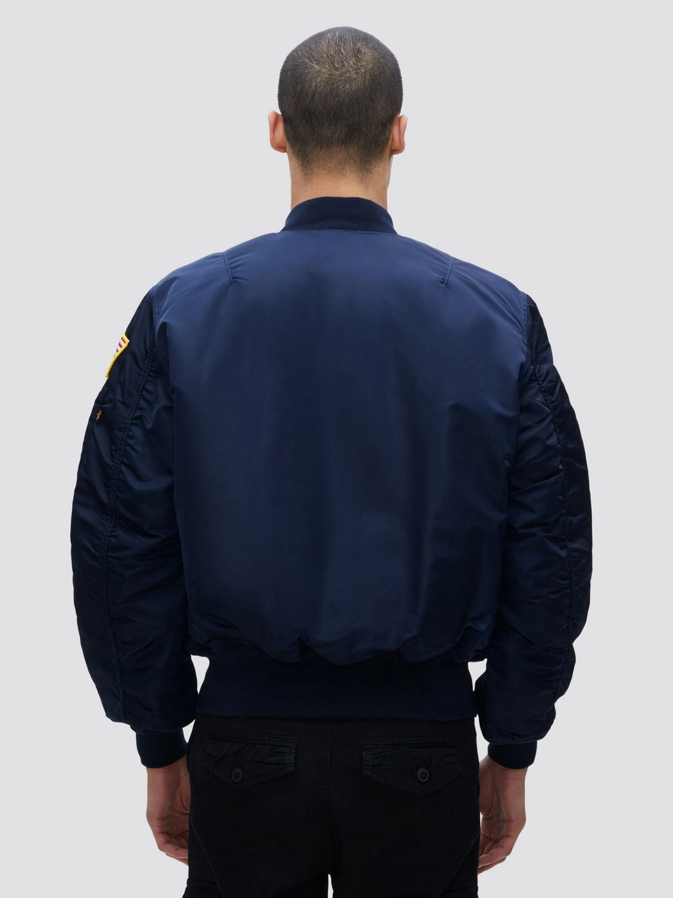 Куртки и дубленки Alpha Industries модель MJM21093C1_410 Куртки и дубленки Alpha Industries модель MJM21093C1_410 Фото