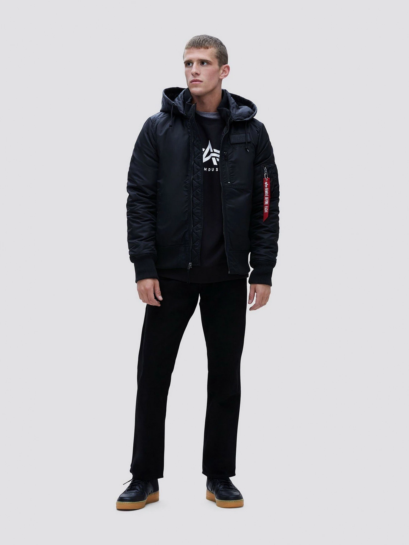 Куртки и дубленки Alpha Industries модель MJM49501C1_001 Куртки и дубленки Alpha Industries модель MJM49501C1_001 Фото