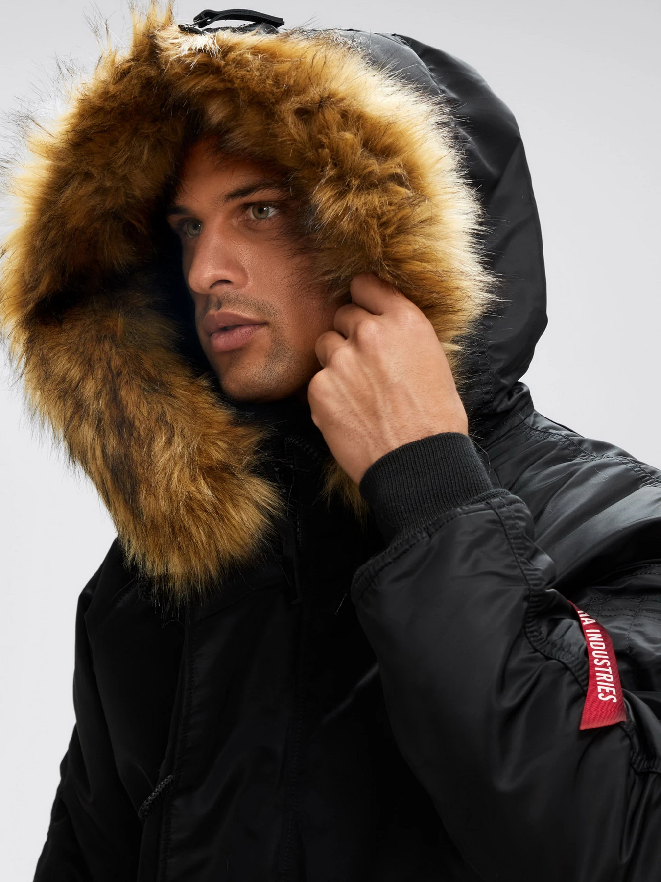 Куртки и дубленки Alpha Industries модель MJN30000C1_001 Куртки и дубленки Alpha Industries модель MJN30000C1_001 Фото