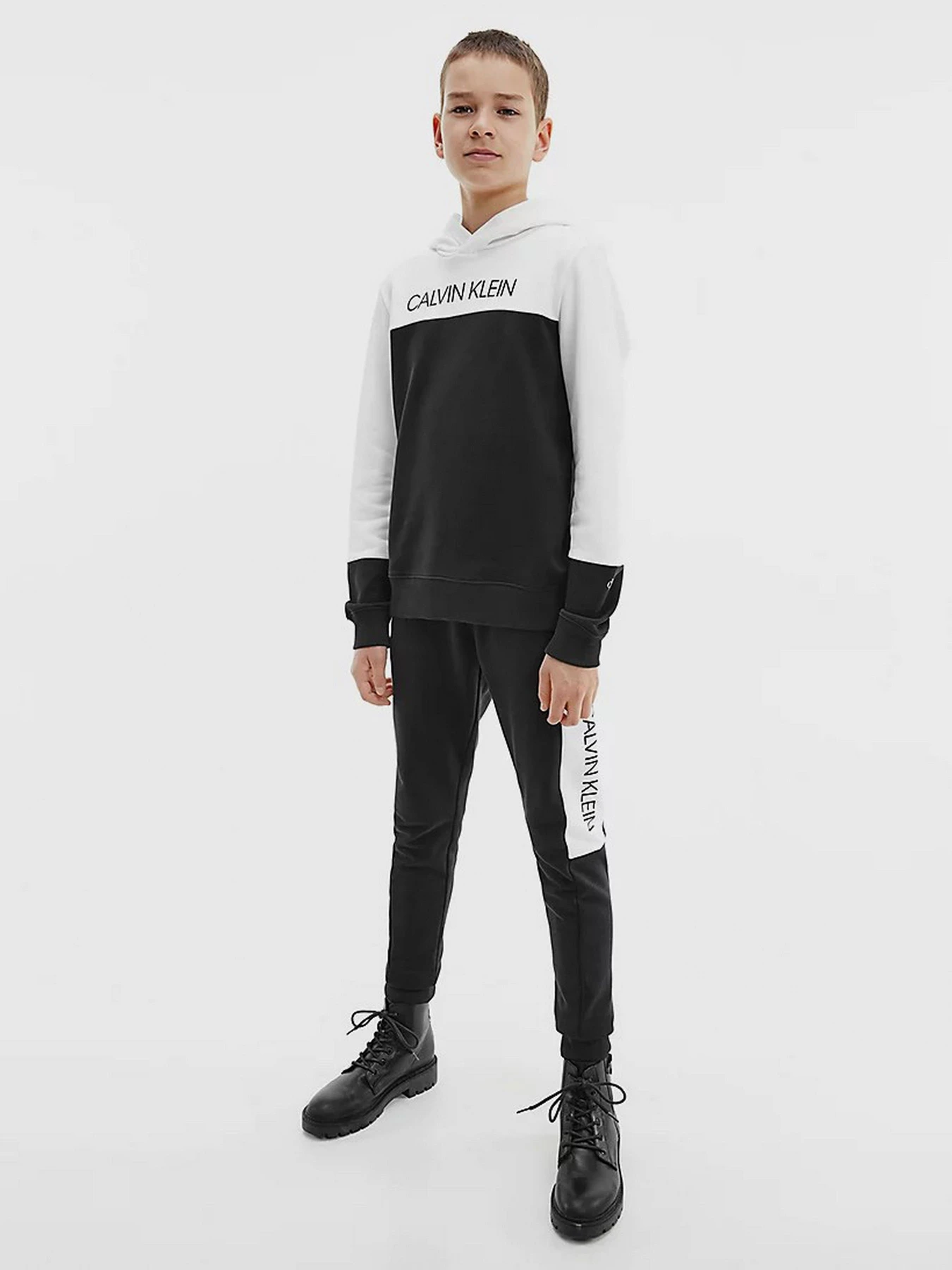Костюмы Calvin Klein модель IB0IB00952-BEH Костюмы Calvin Klein модель IB0IB00952-BEH Фото
