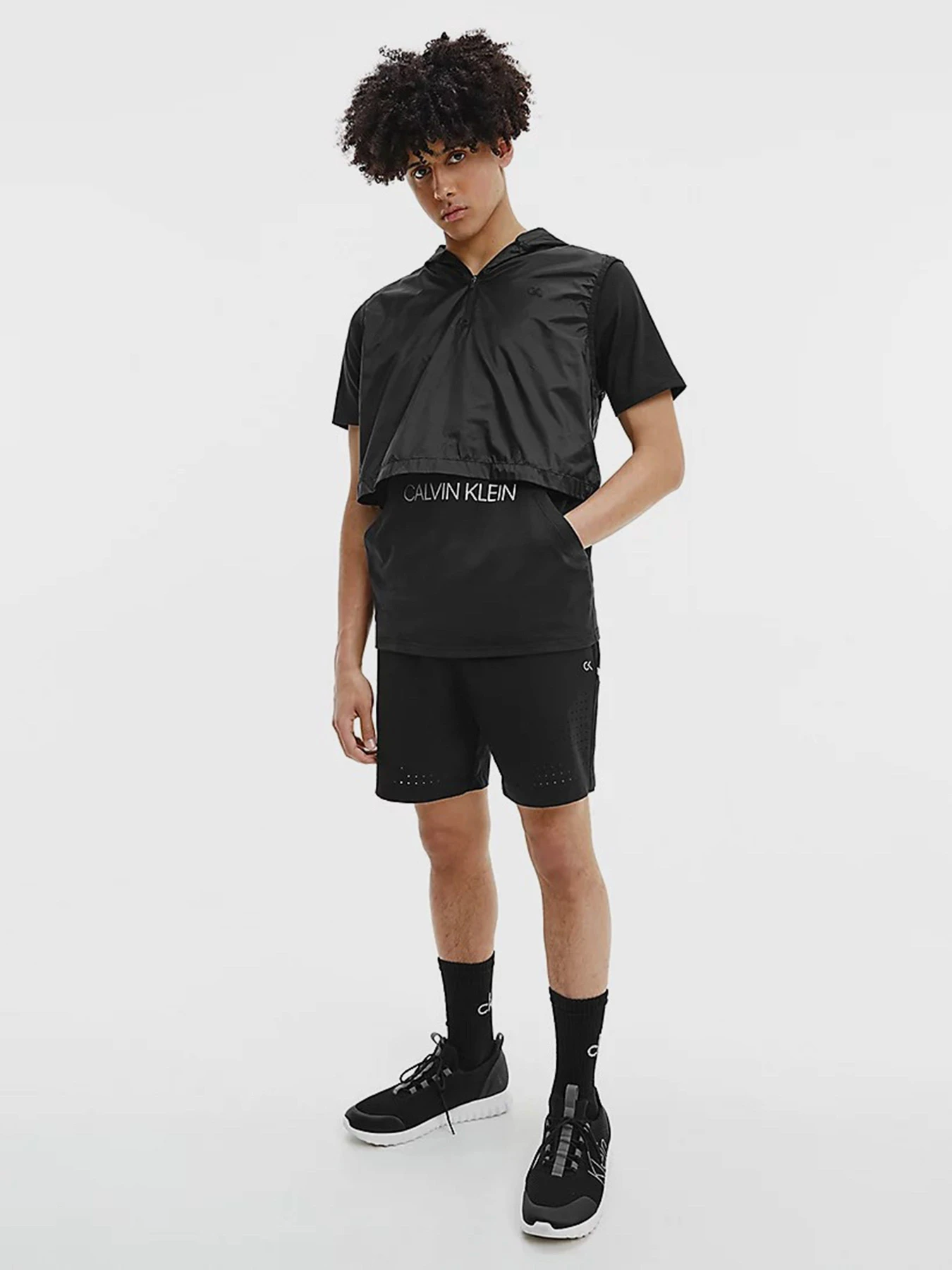 Футболки и поло Calvin Klein модель 00GMT1K295-007 Футболки и поло Calvin Klein модель 00GMT1K295-007 Фото
