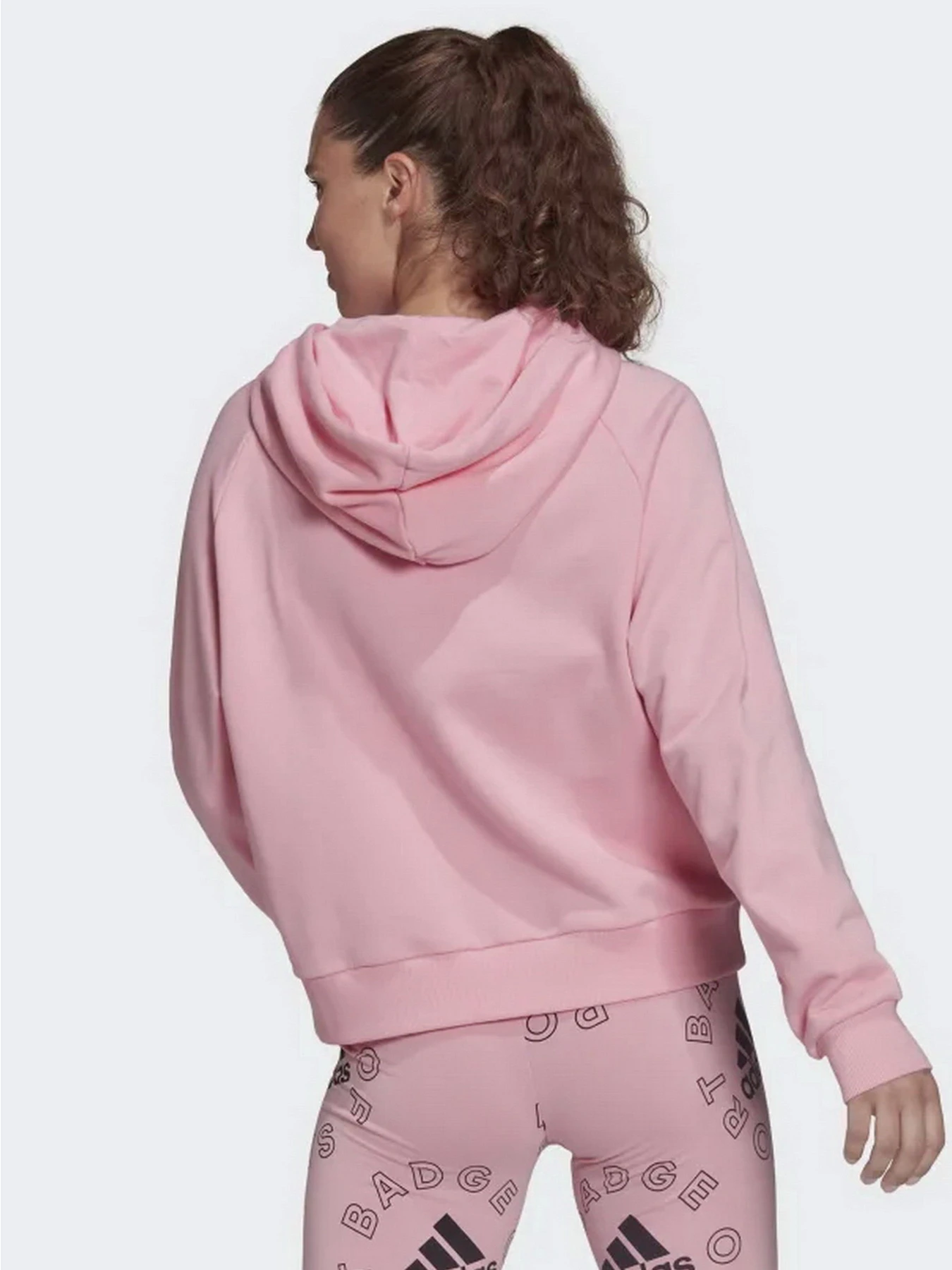 Худи и свитшоты Adidas модель HC9174 Худи и свитшоты Adidas модель HC9174 Фото