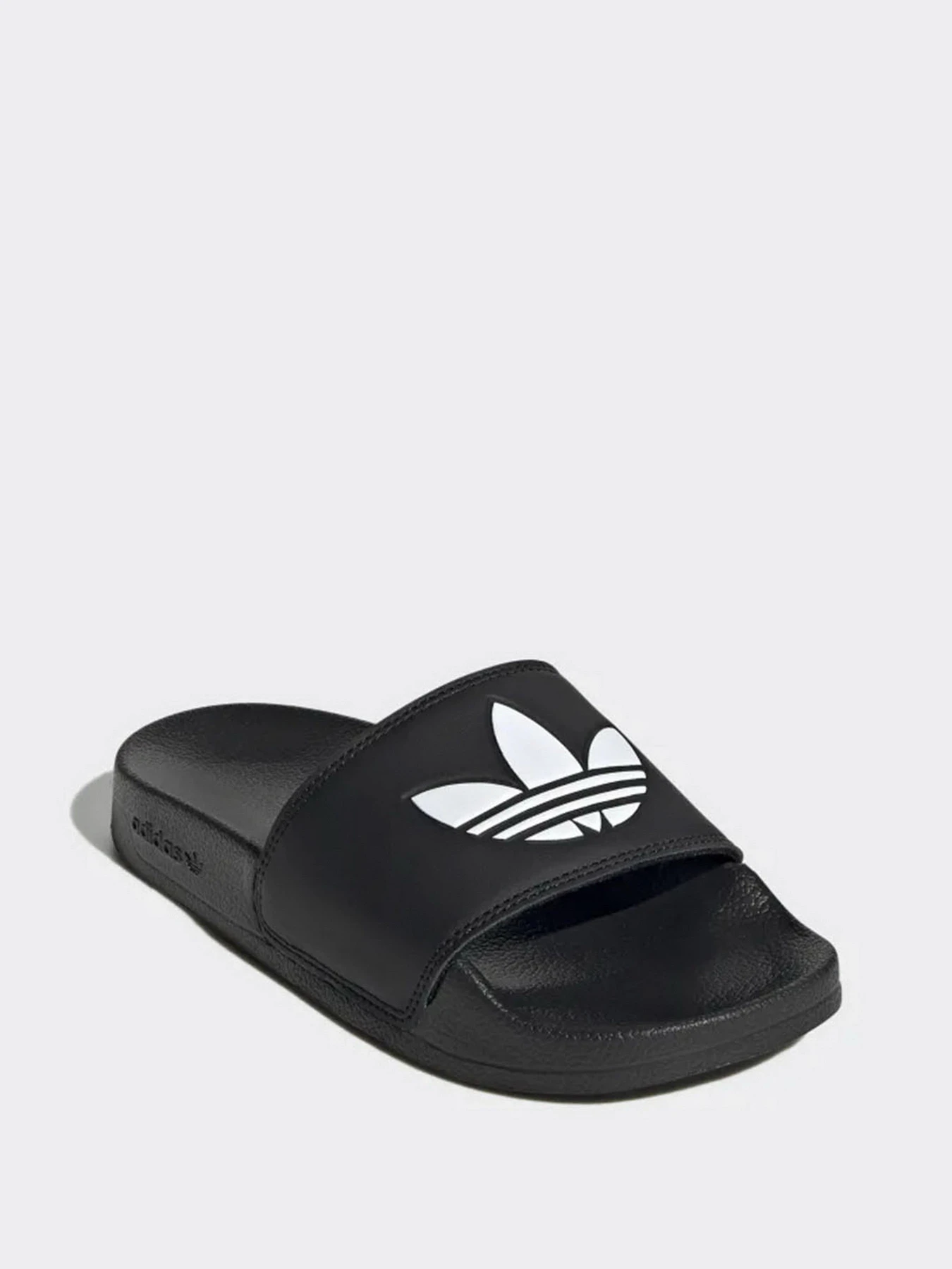 Шлёпанцы Adidas модель EG8271 Шлёпанцы Adidas модель EG8271 Фото