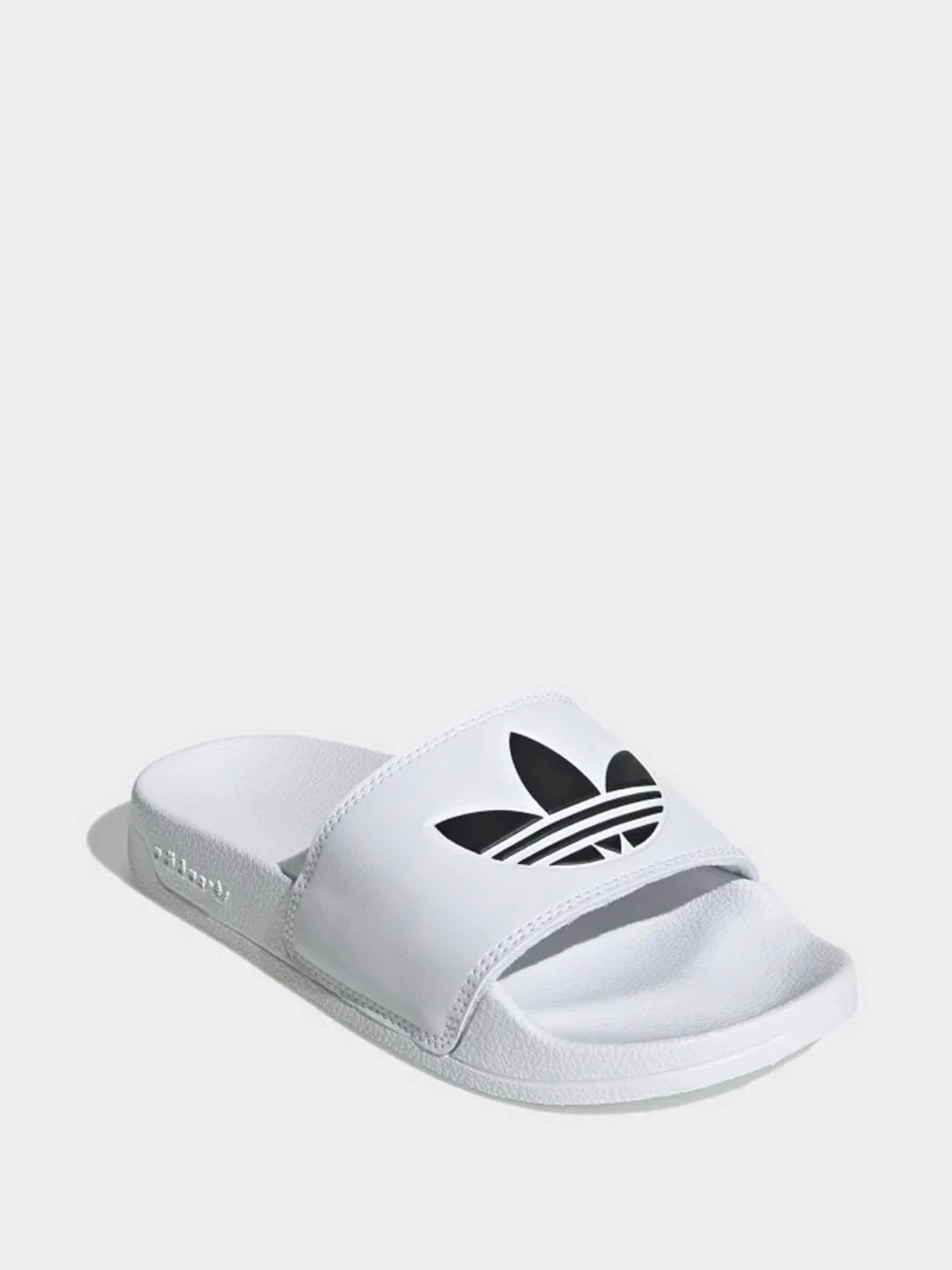 Шлёпанцы Adidas модель EG8272 Шлёпанцы Adidas модель EG8272 Фото