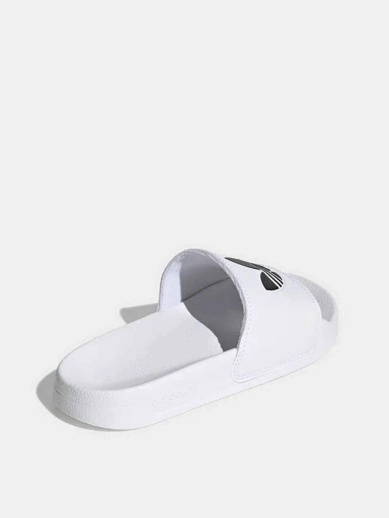 Шлёпанцы Adidas модель EG8272 Шлёпанцы Adidas модель EG8272 Фото