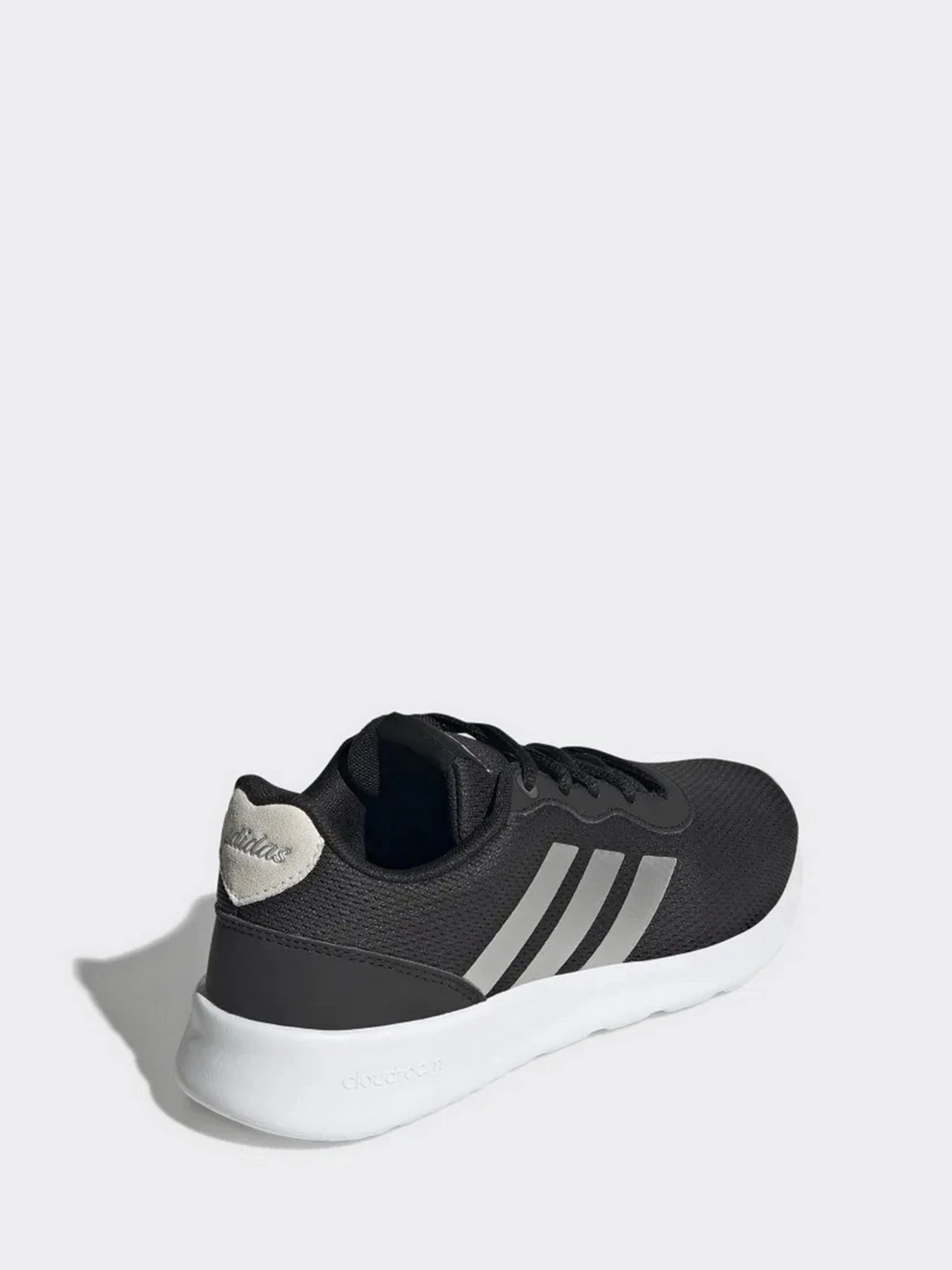 Кроссовки Adidas модель GX0629 Кроссовки Adidas модель GX0629 Фото