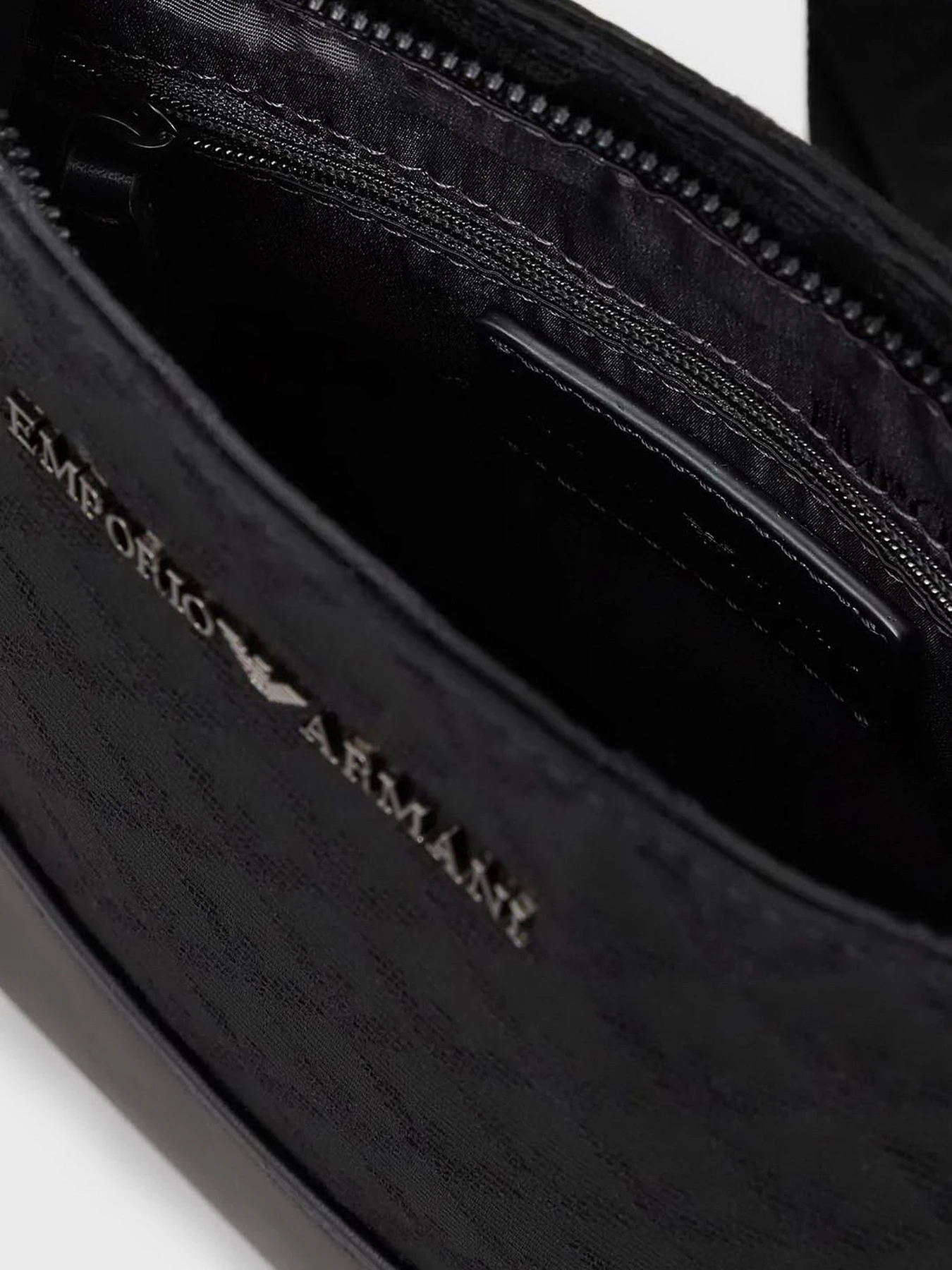 Сумки Emporio Armani модель Y4M234-Y022V-81336 Фото