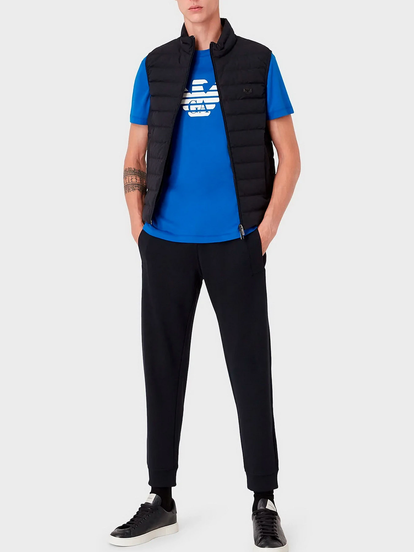 Утепленный жилет Emporio Armani модель 8N1BQ1-1NLRZ-0948 Утепленный жилет Emporio Armani модель 8N1BQ1-1NLRZ-0948 Фото