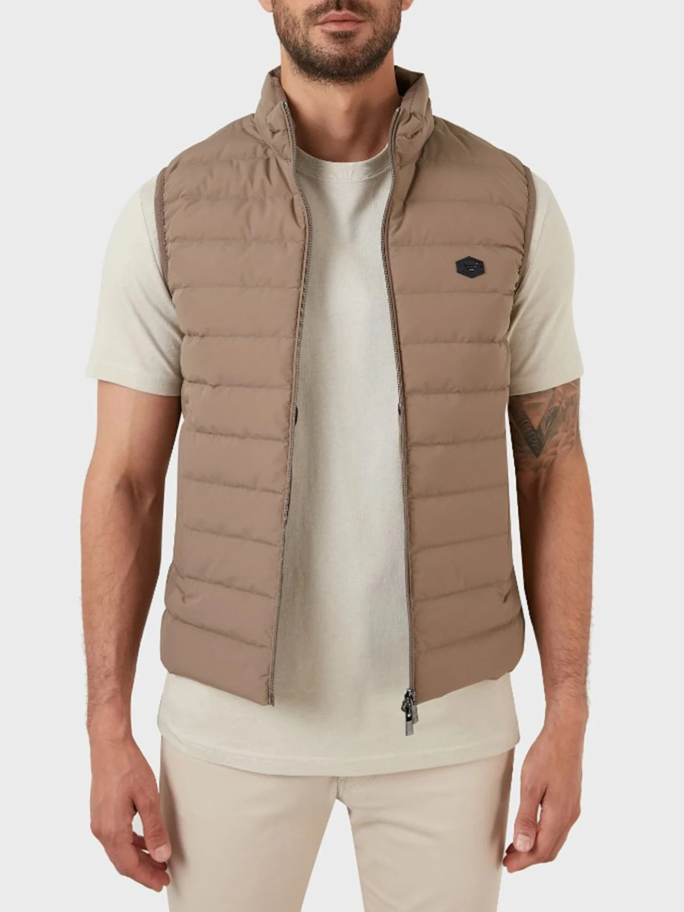 Утепленный жилет Emporio Armani модель 8N1BQ1-1NLRZ-0431 Утепленный жилет Emporio Armani модель 8N1BQ1-1NLRZ-0431 Фото