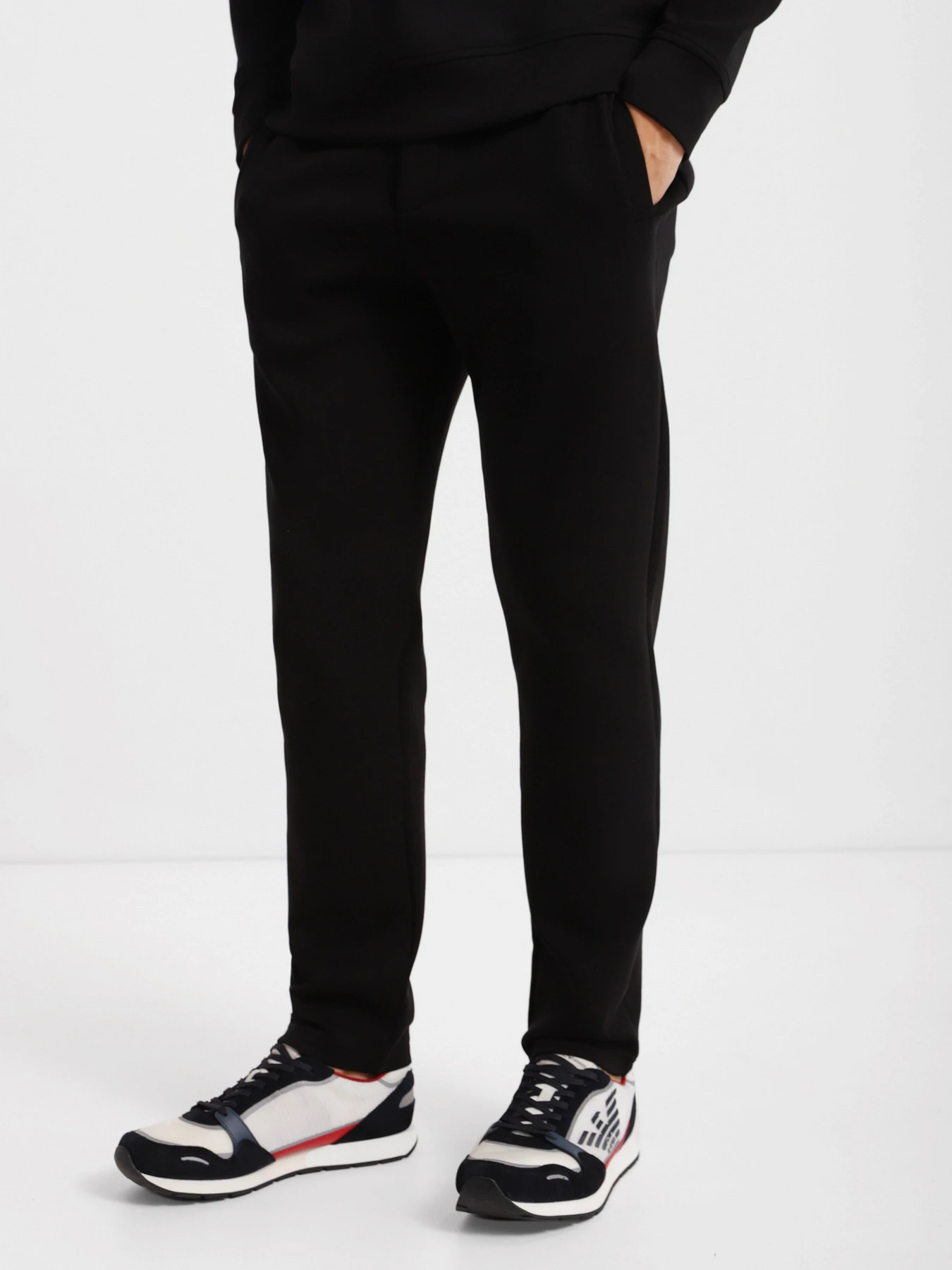 Брюки Emporio Armani модель 8N1PD8-1JHSZ-0999 Брюки Emporio Armani модель 8N1PD8-1JHSZ-0999 Фото