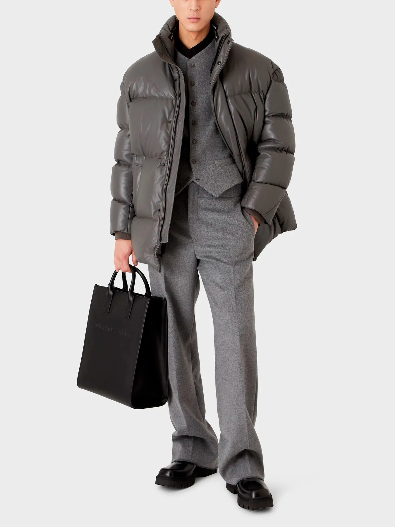 Куртки и дубленки Emporio Armani модель H31B85-C1P8A-616 Куртки и дубленки Emporio Armani модель H31B85-C1P8A-616 Фото