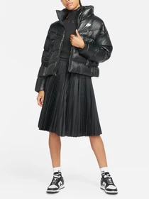 Куртки и дубленки NIKE модель DH4079-010 Фото