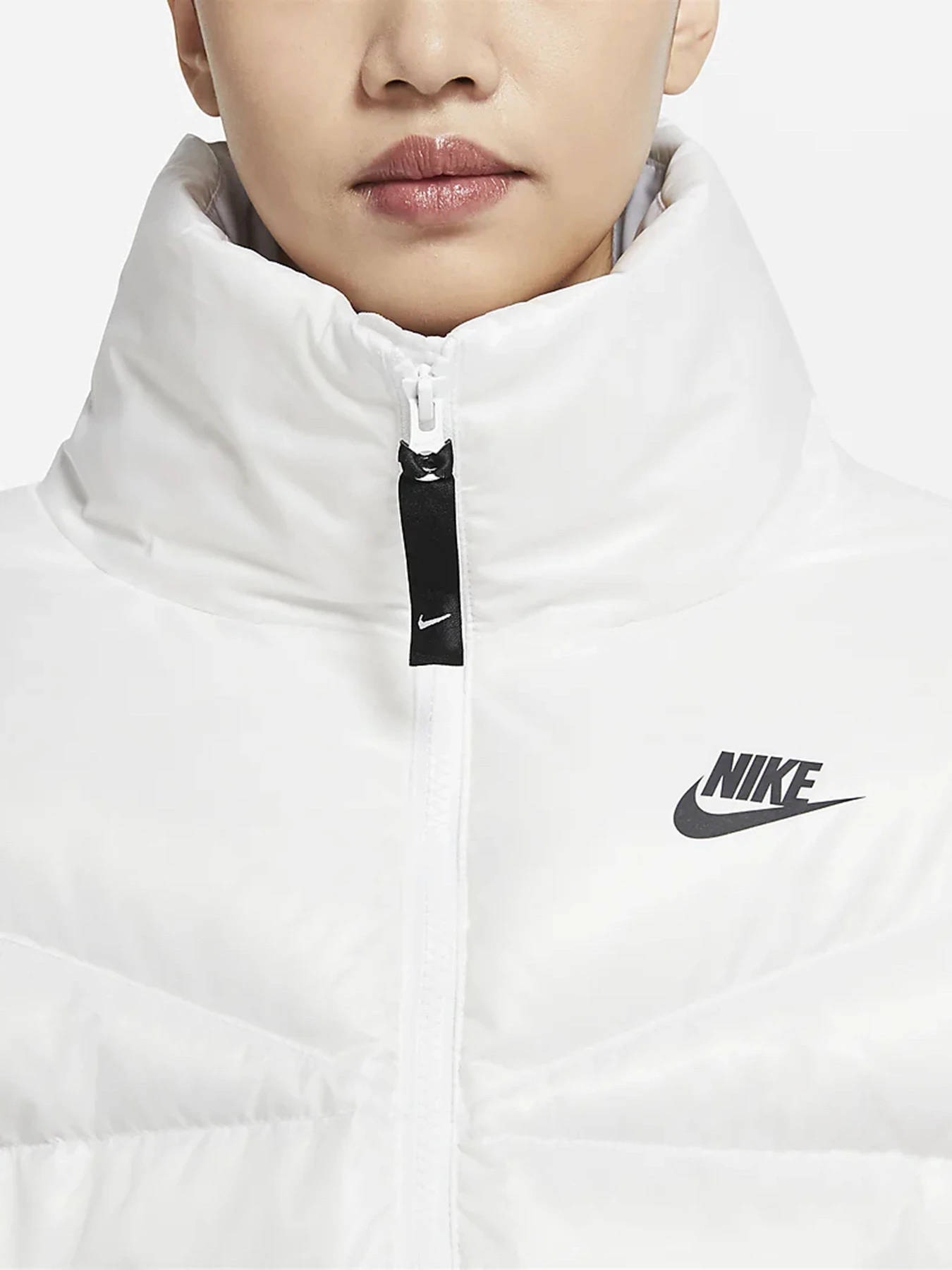 Куртки и дубленки NIKE модель DH4079-100 Куртки и дубленки NIKE модель DH4079-100 Фото