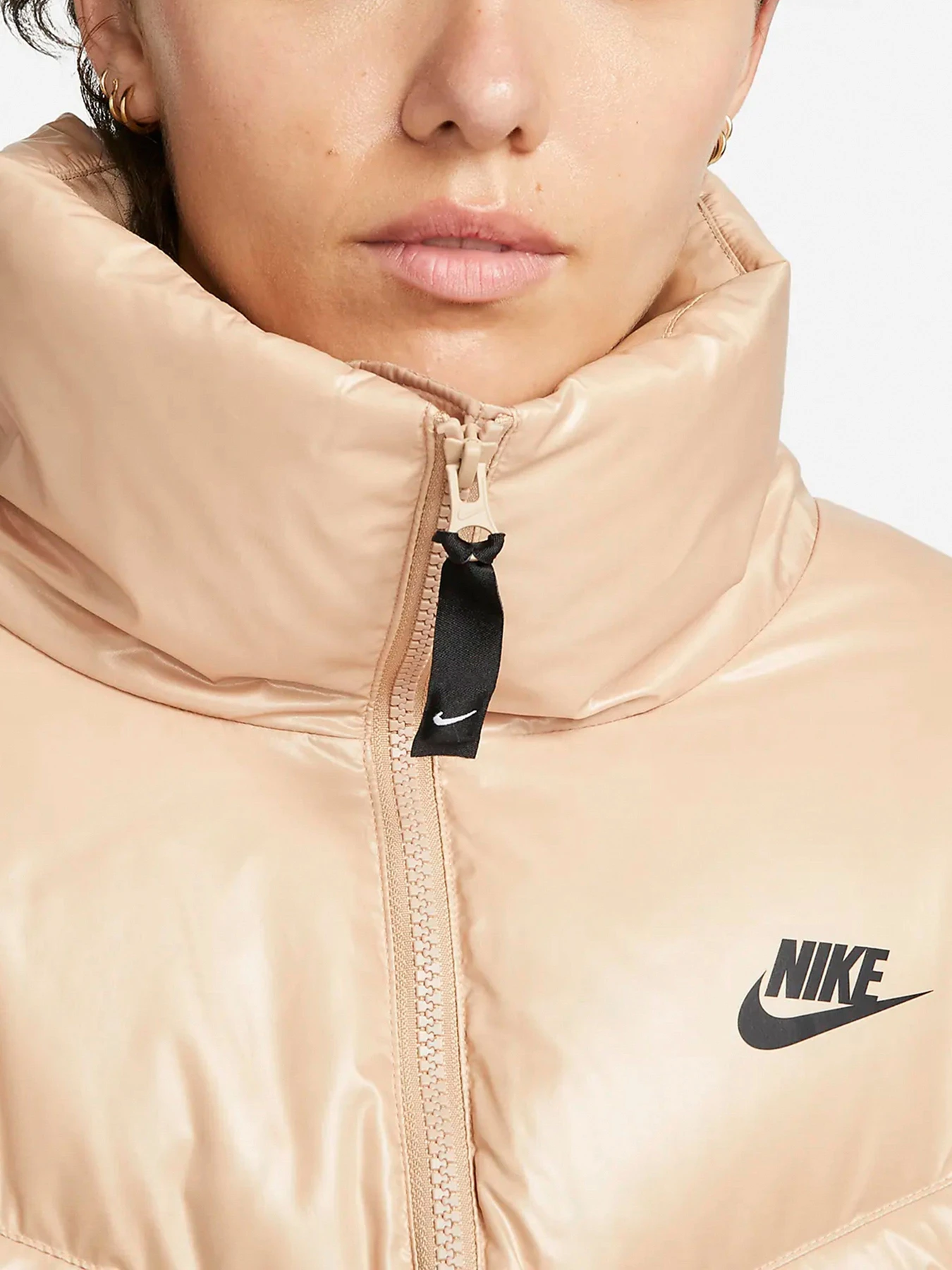 Куртки и дубленки NIKE модель DH4079-200 Куртки и дубленки NIKE модель DH4079-200 Фото