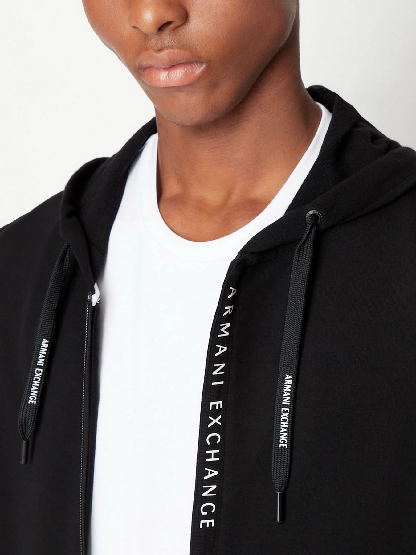 Худи и свитшоты Armani Exchange модель 8NZM82-ZJH3Z-1200 Худи и свитшоты Armani Exchange модель 8NZM82-ZJH3Z-1200 Фото