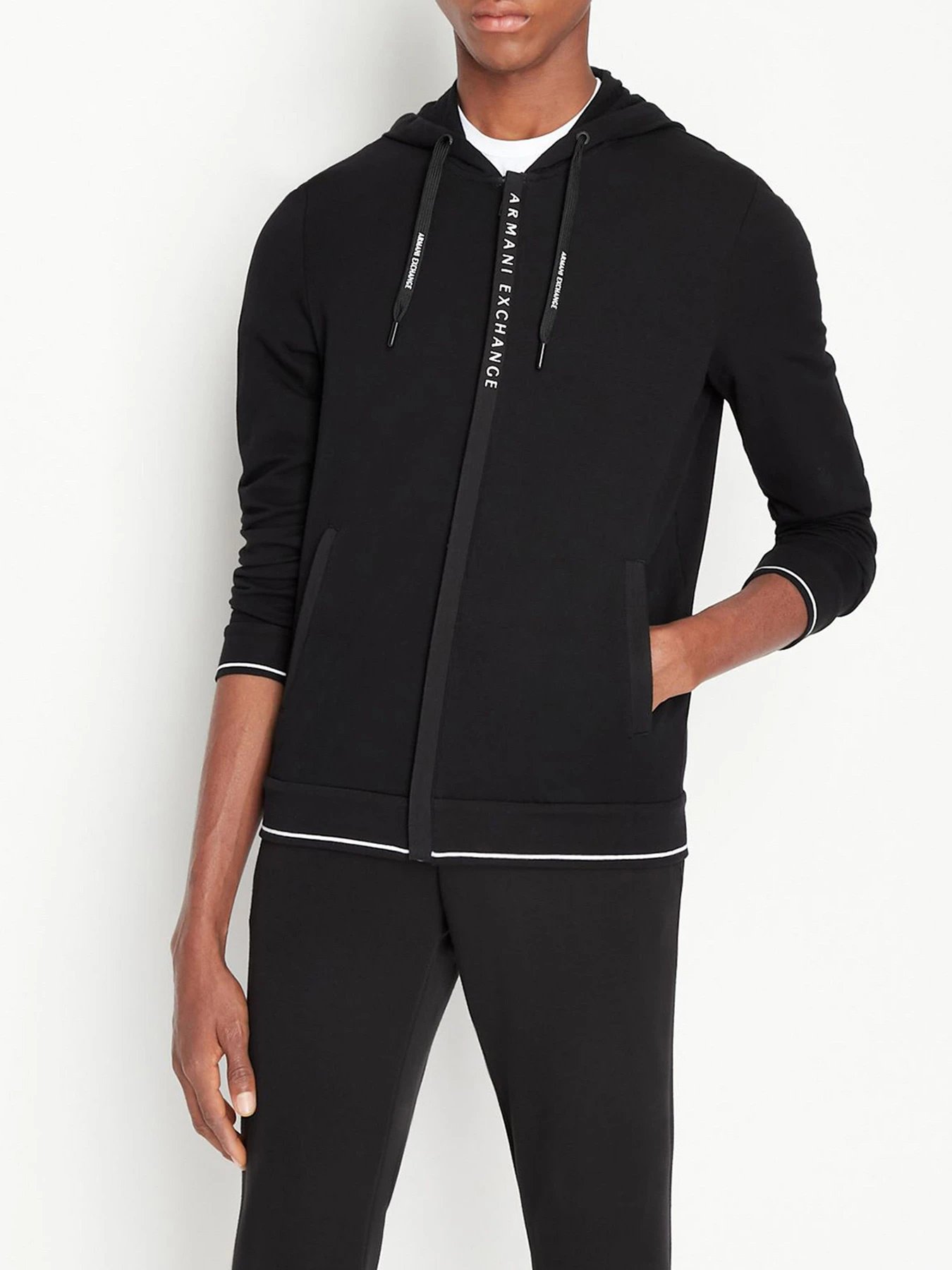 Худи и свитшоты Armani Exchange модель 8NZM82-ZJH3Z-1200 Худи и свитшоты Armani Exchange модель 8NZM82-ZJH3Z-1200 Фото