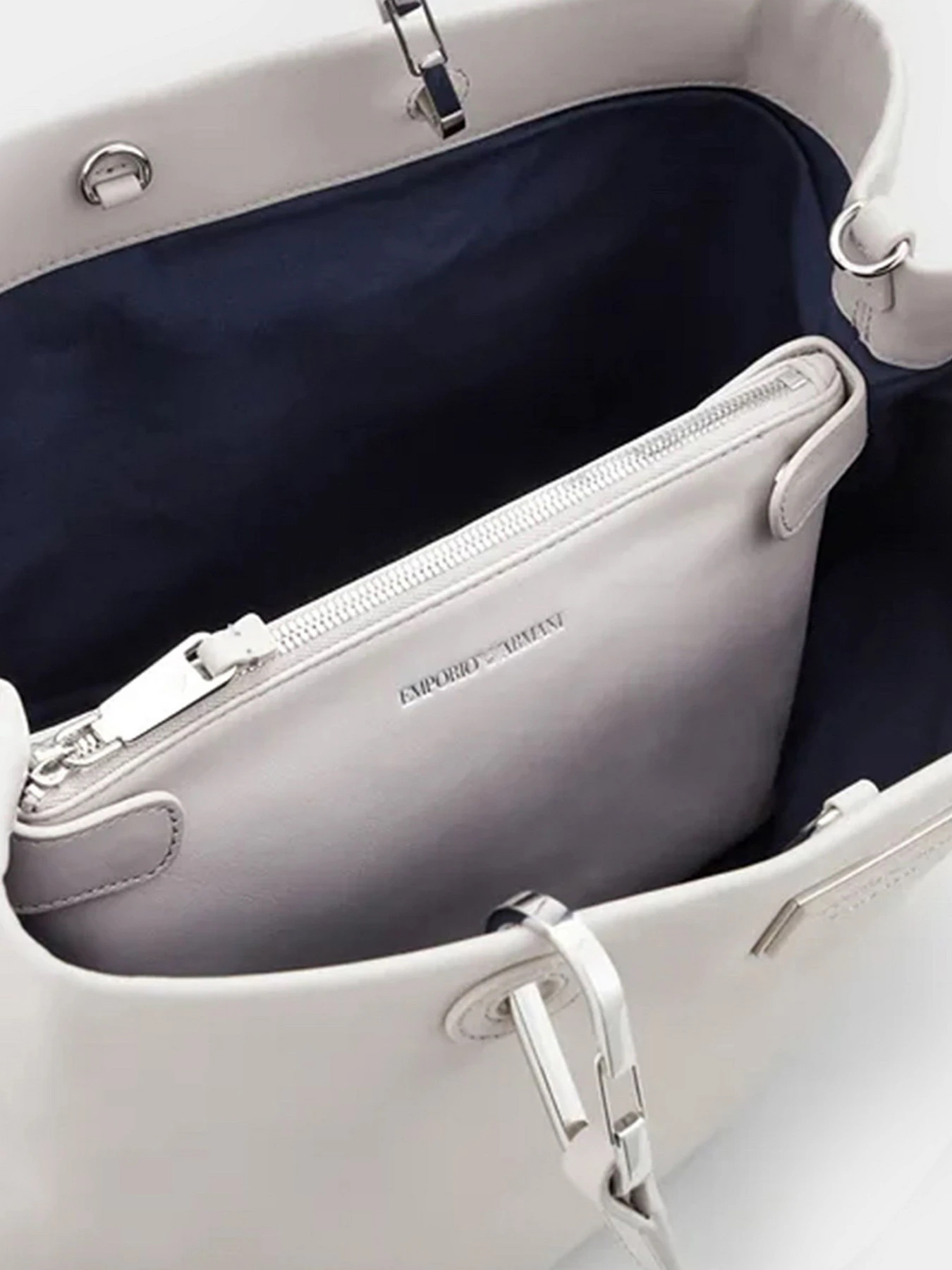 Сумки Emporio Armani модель Y3D165-Y478E-80002 Сумки Emporio Armani модель Y3D165-Y478E-80002 Фото