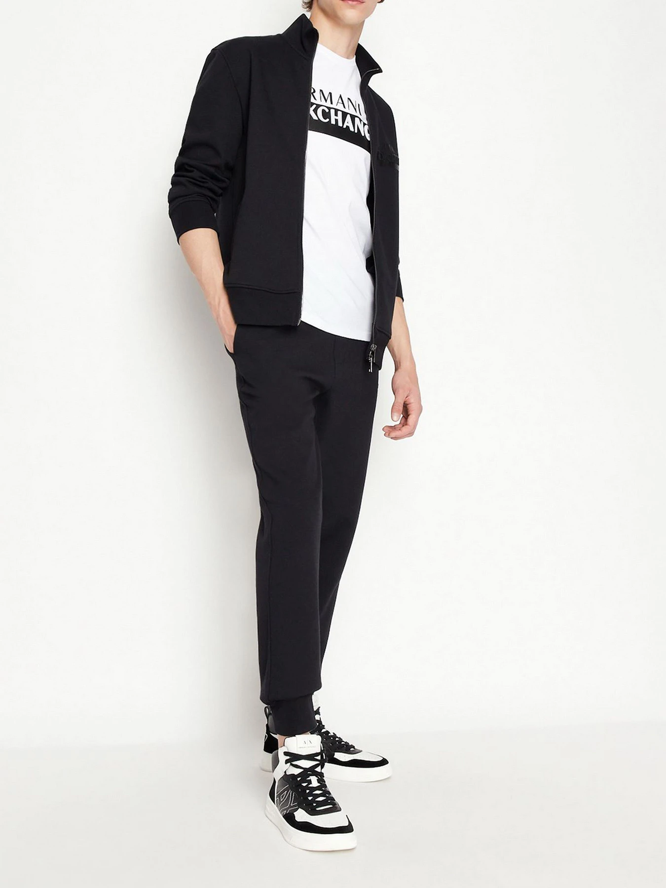 Худи и свитшоты Armani Exchange модель 6LZMBF-ZJCAZ-1200 Худи и свитшоты Armani Exchange модель 6LZMBF-ZJCAZ-1200 Фото