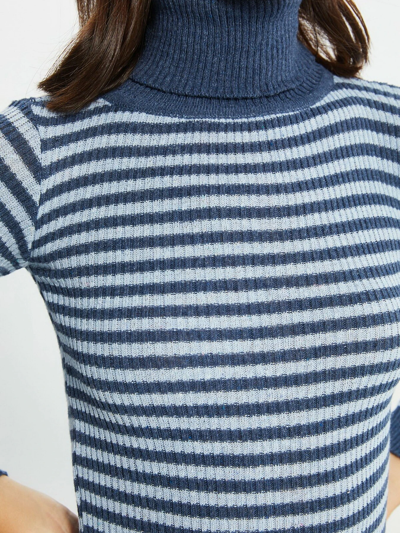 Худи и свитшоты Trendyol модель TWOAW22KZ1979/Indigo Худи и свитшоты Trendyol модель TWOAW22KZ1979/Indigo Фото