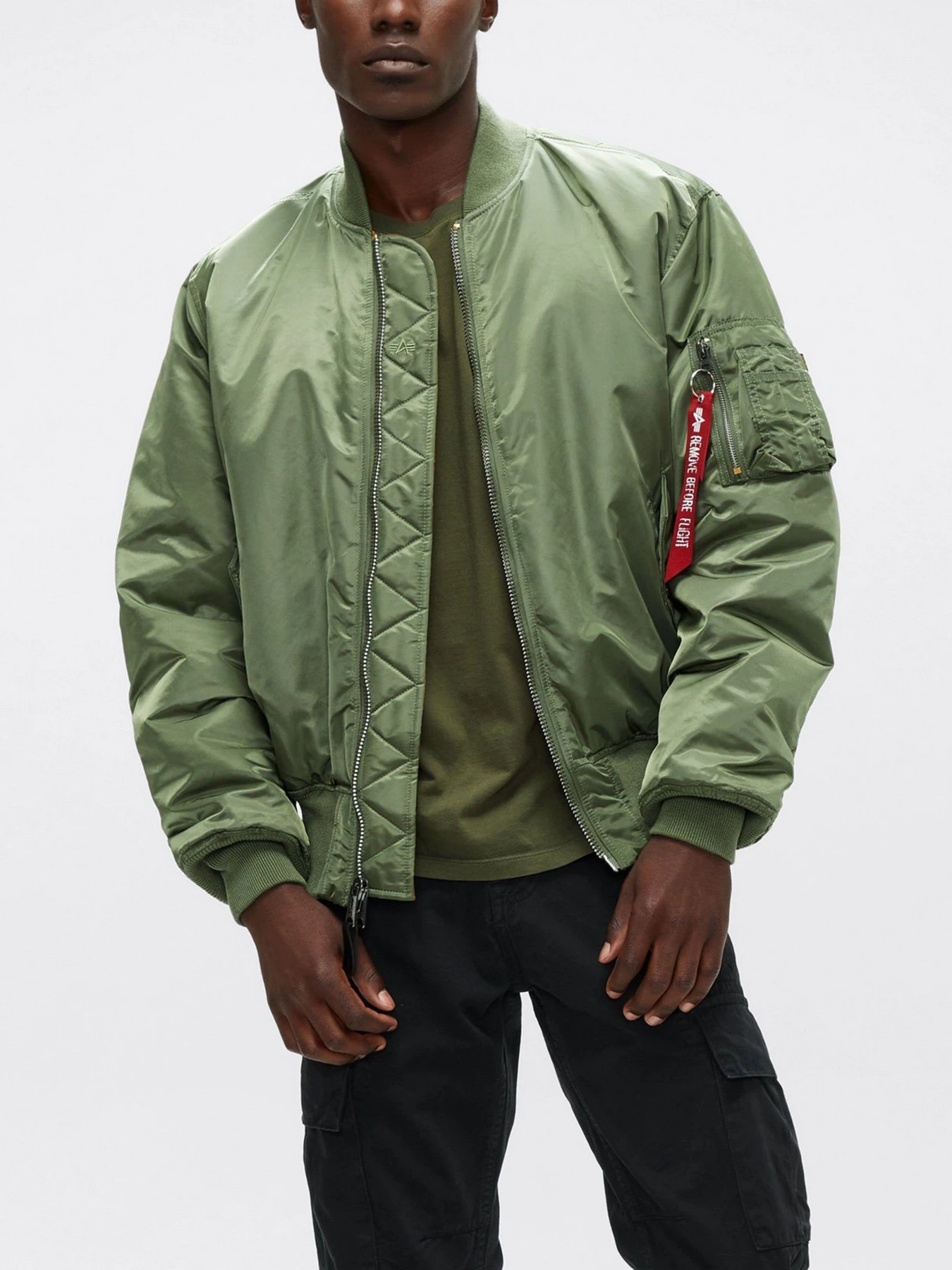 Куртки и дубленки Alpha Industries модель MJM21000C1_310 Куртки и дубленки Alpha Industries модель MJM21000C1_310 Фото