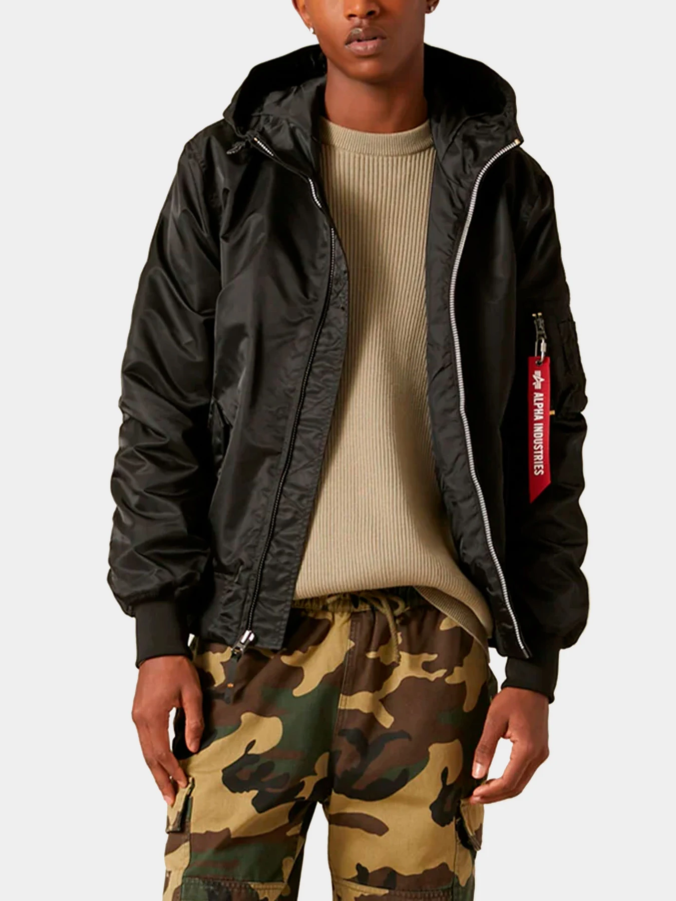 Куртки и дубленки Alpha Industries модель UJL52000C1_001 Куртки и дубленки Alpha Industries модель UJL52000C1_001 Фото