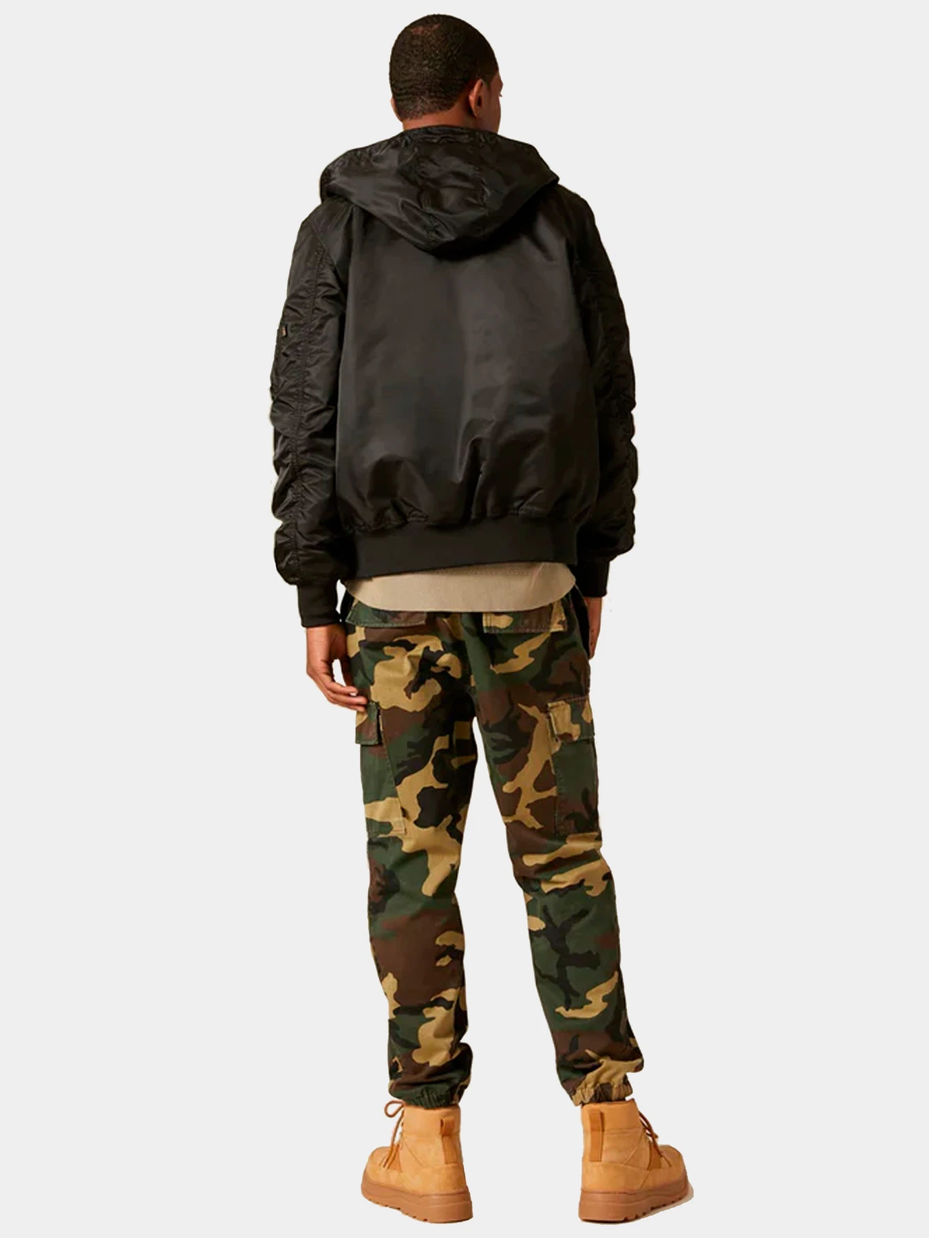 Куртки и дубленки Alpha Industries модель UJL52000C1_001 Куртки и дубленки Alpha Industries модель UJL52000C1_001 Фото