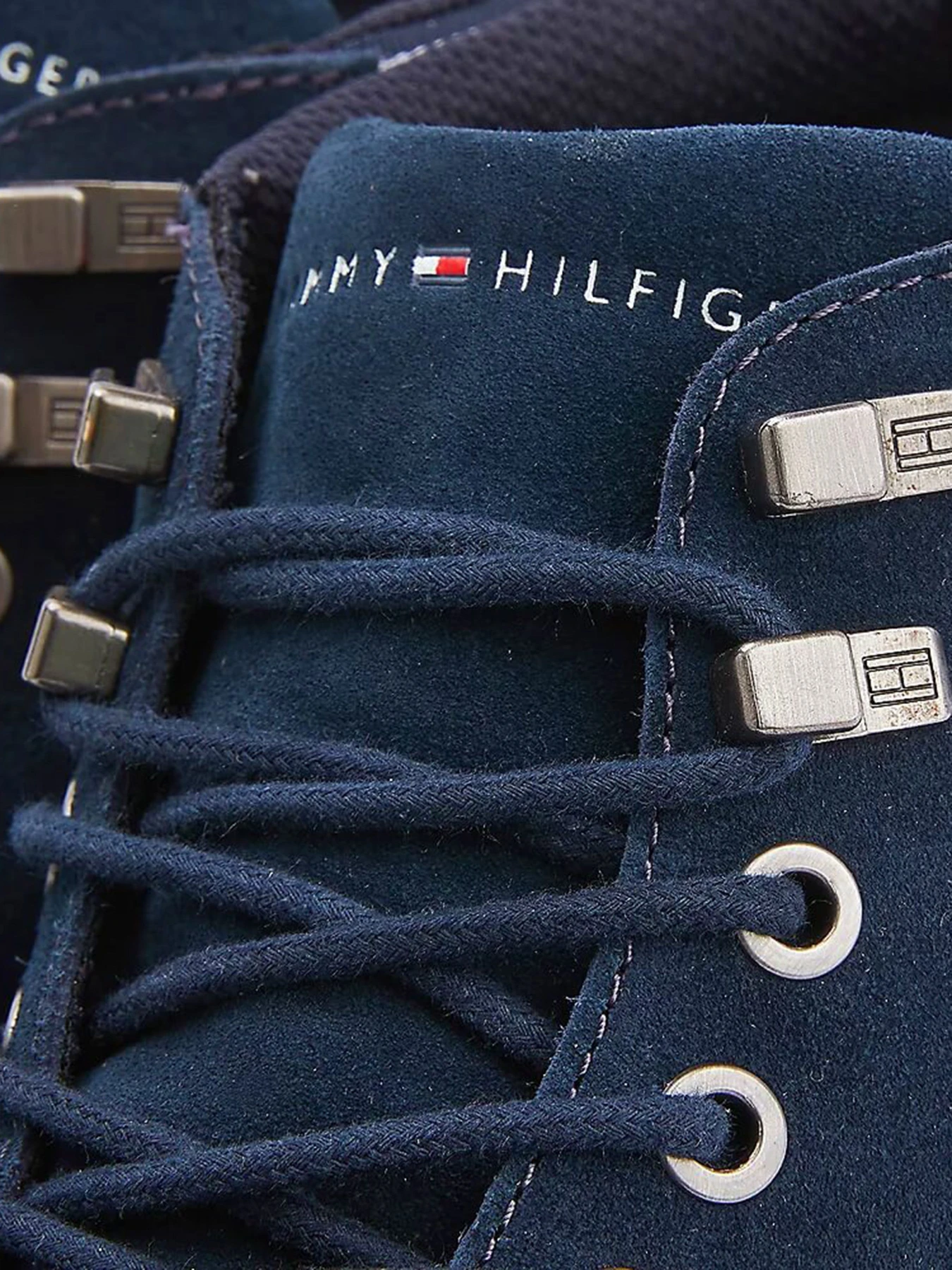 Ботинки и сапоги Tommy Hilfiger модель FM0FM04200-DW5 Ботинки и сапоги Tommy Hilfiger модель FM0FM04200-DW5 Фото