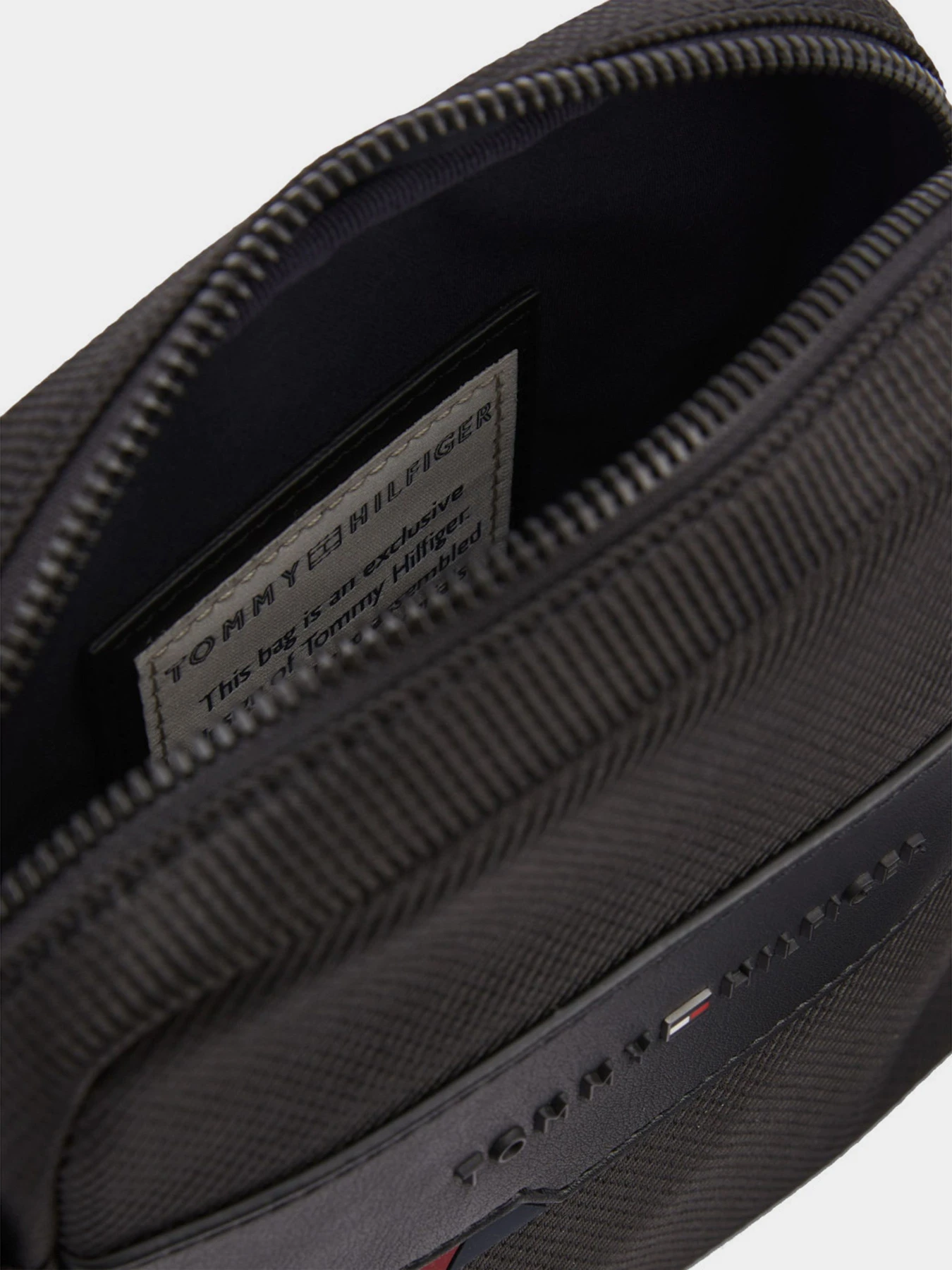 Сумки Tommy Hilfiger модель AM0AM10269-BDS Фото