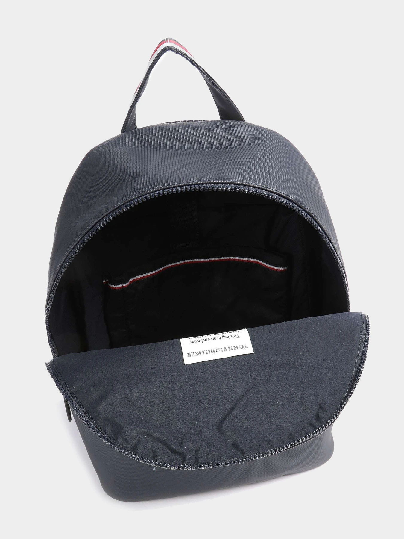 Рюкзаки Tommy Hilfiger модель AM0AM10300-DW6 Рюкзаки Tommy Hilfiger модель AM0AM10300-DW6 Фото