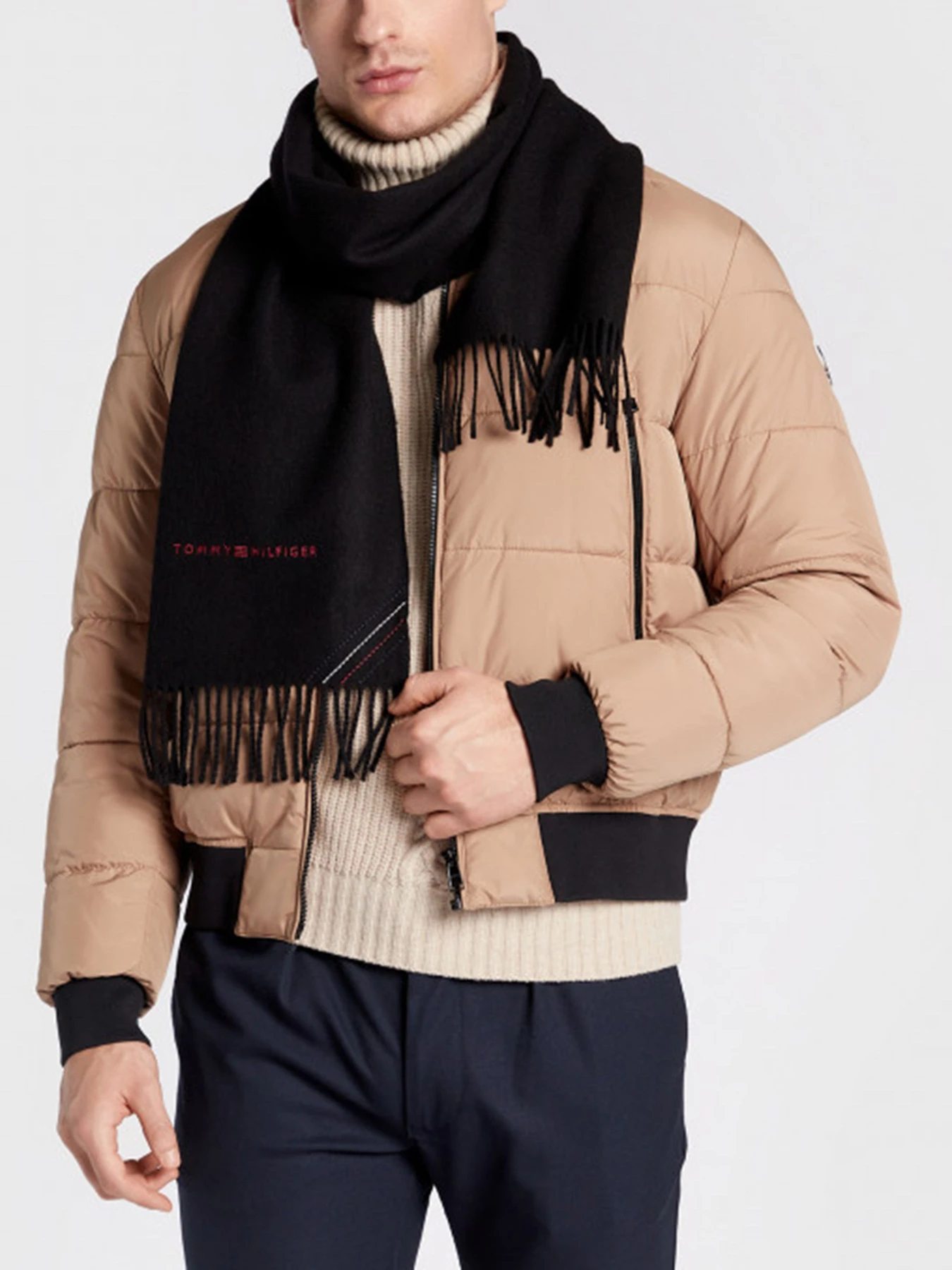 Шарфы и платки Tommy Hilfiger модель AM0AM10373-BDS Фото