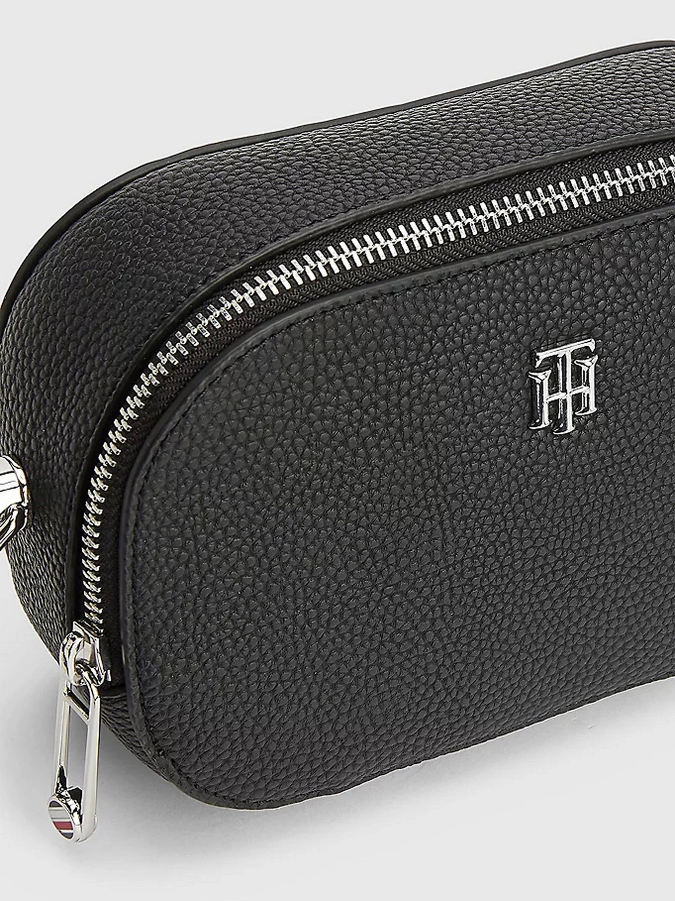 Сумки Tommy Hilfiger модель AW0AW13151-BDS Сумки Tommy Hilfiger модель AW0AW13151-BDS Фото