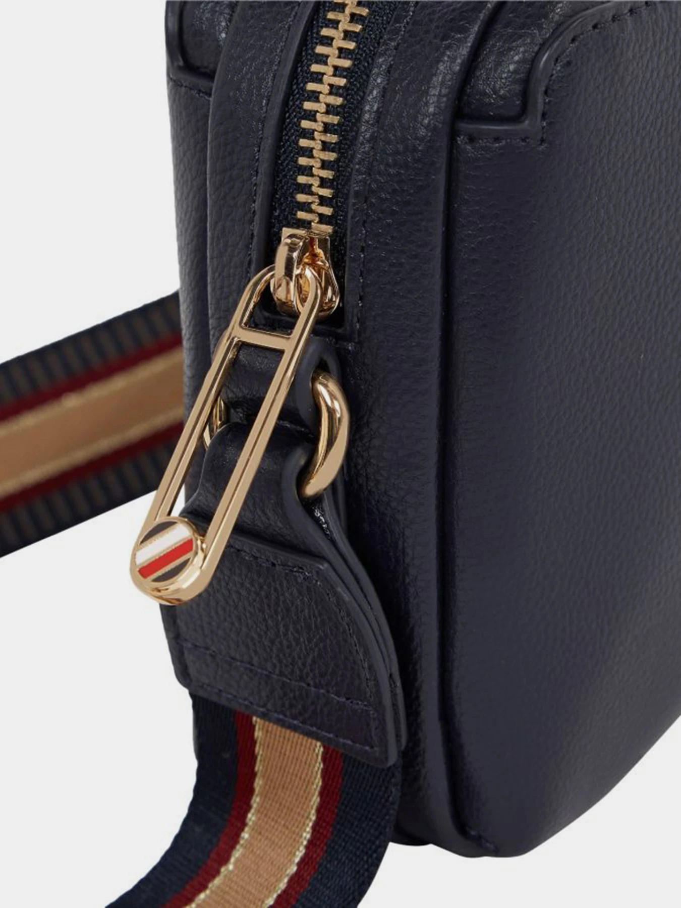 Сумки Tommy Hilfiger модель AW0AW13136-DW6 Фото