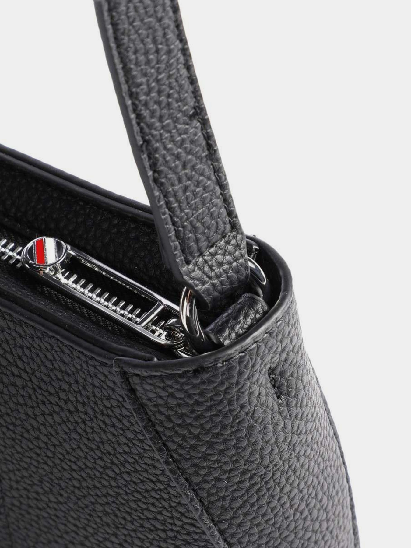 Сумки Tommy Hilfiger модель AW0AW12003-BDS Сумки Tommy Hilfiger модель AW0AW12003-BDS Фото
