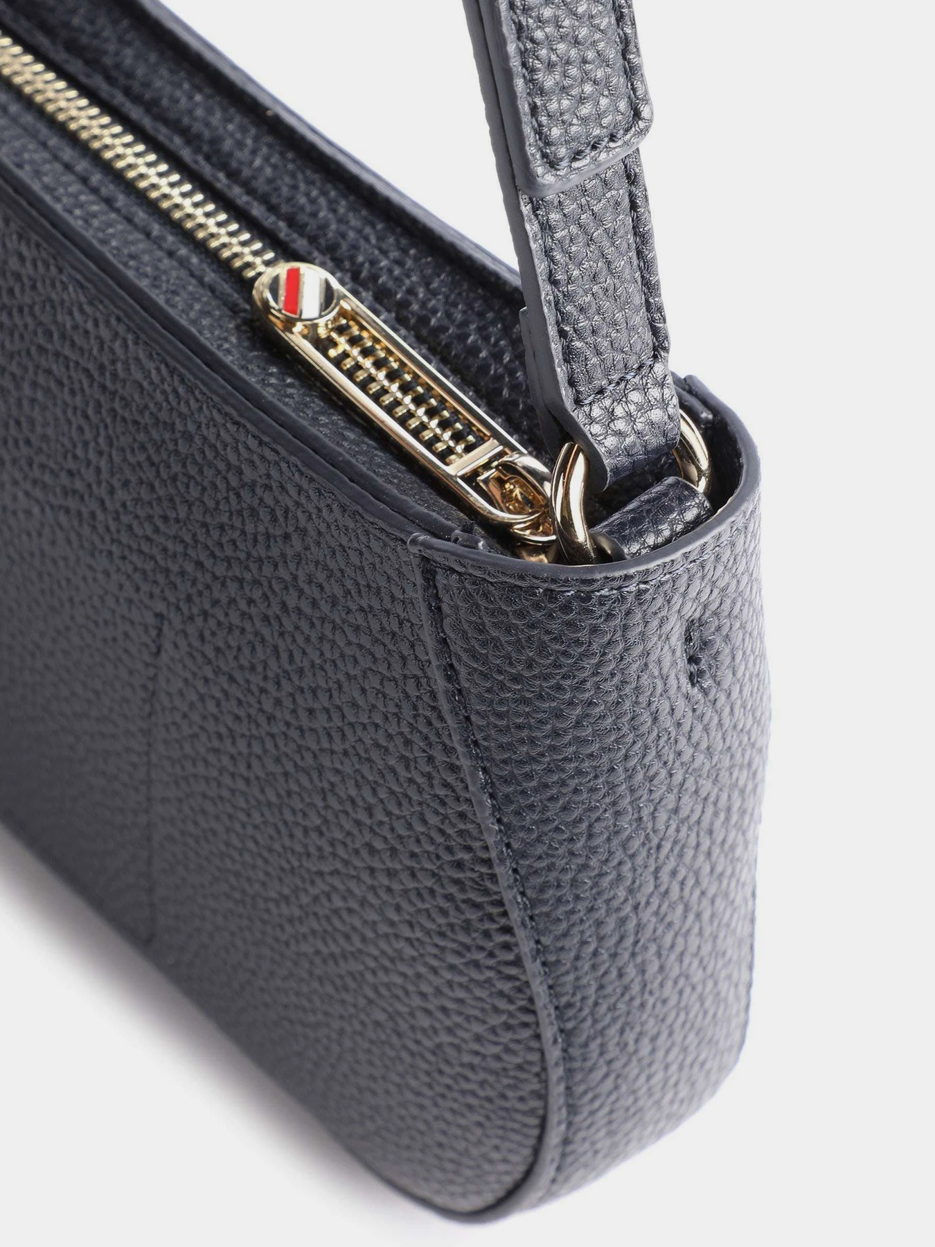 Сумки Tommy Hilfiger модель AW0AW12008-0G2 Сумки Tommy Hilfiger модель AW0AW12008-0G2 Фото