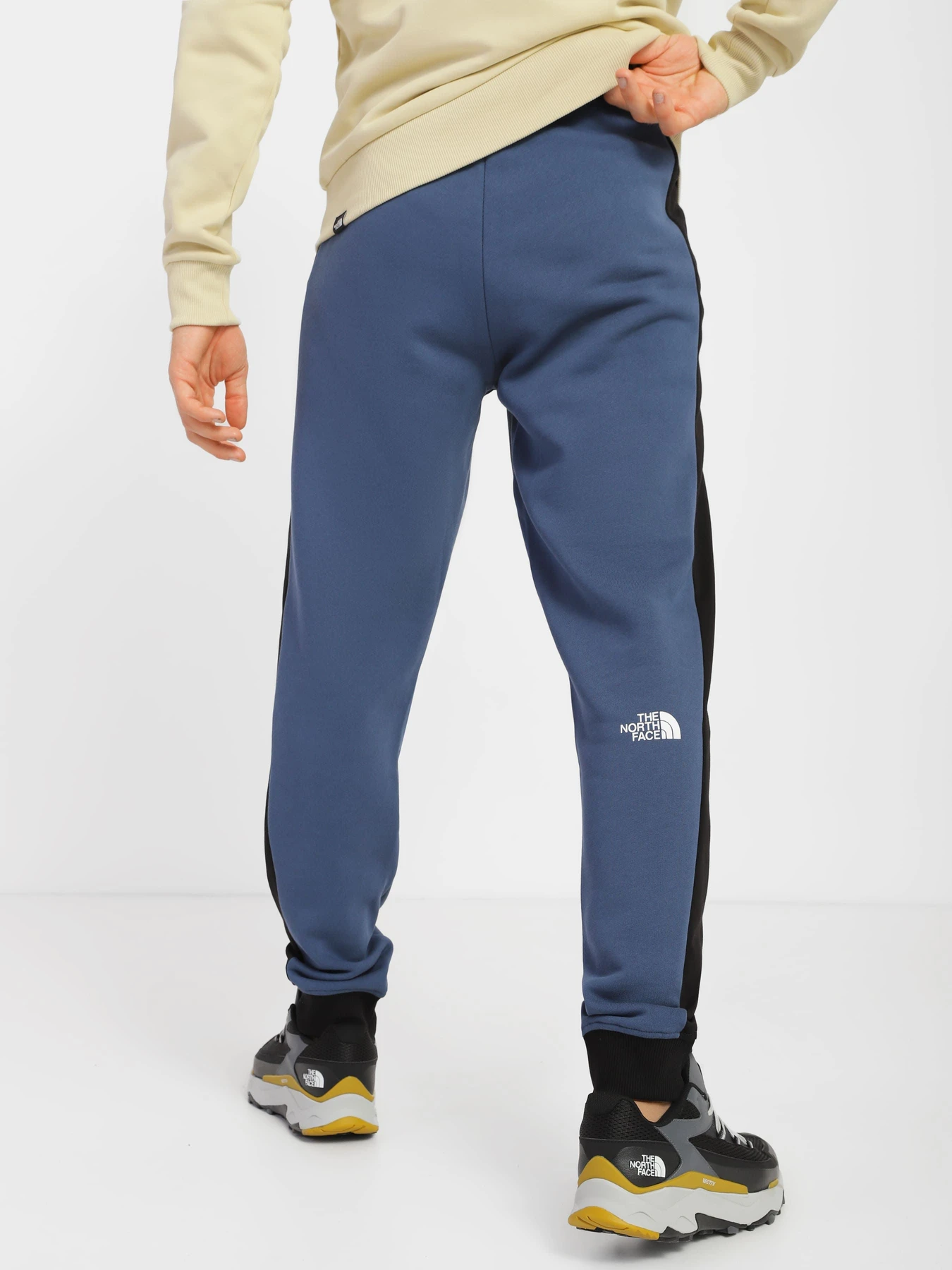 Брюки The North Face модель NF0A7X1ZHDC1 Брюки The North Face модель NF0A7X1ZHDC1 Фото