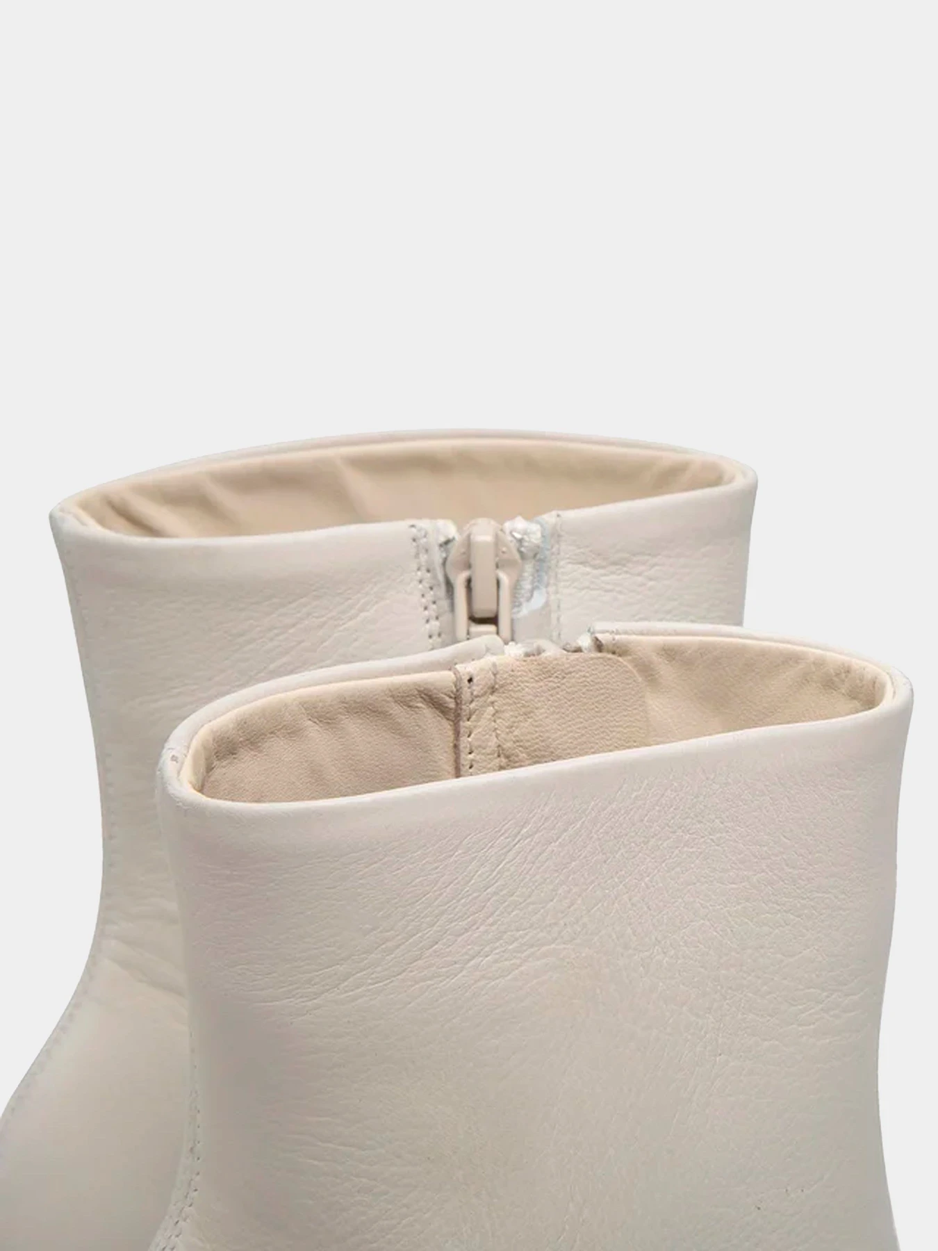 Ботинки и сапоги Calvin Klein модель HW0HW01240-PC4 Ботинки и сапоги Calvin Klein модель HW0HW01240-PC4 Фото