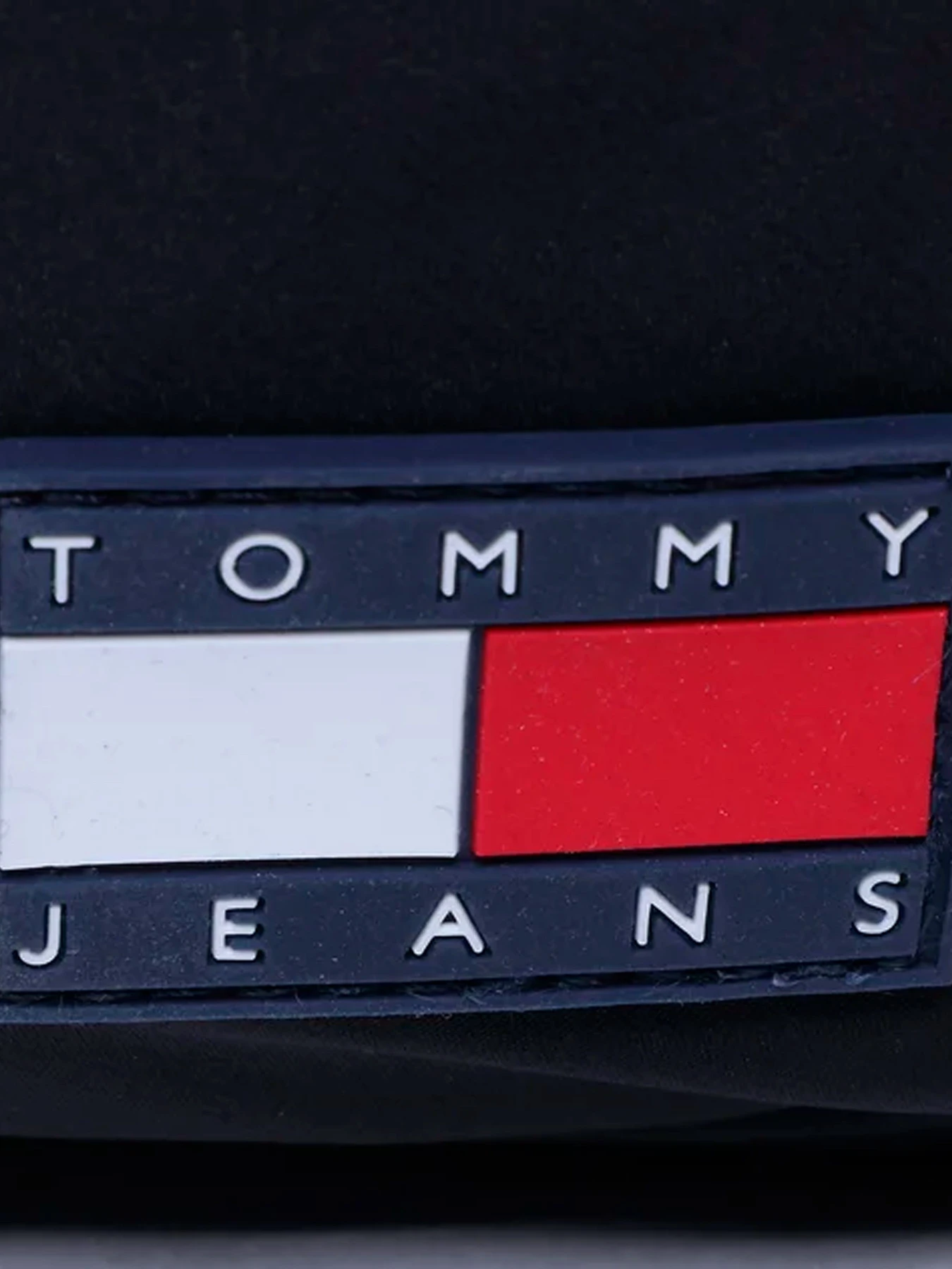 Сумки Tommy Hilfiger модель AM0AM10711-BDS Сумки Tommy Hilfiger модель AM0AM10711-BDS Фото