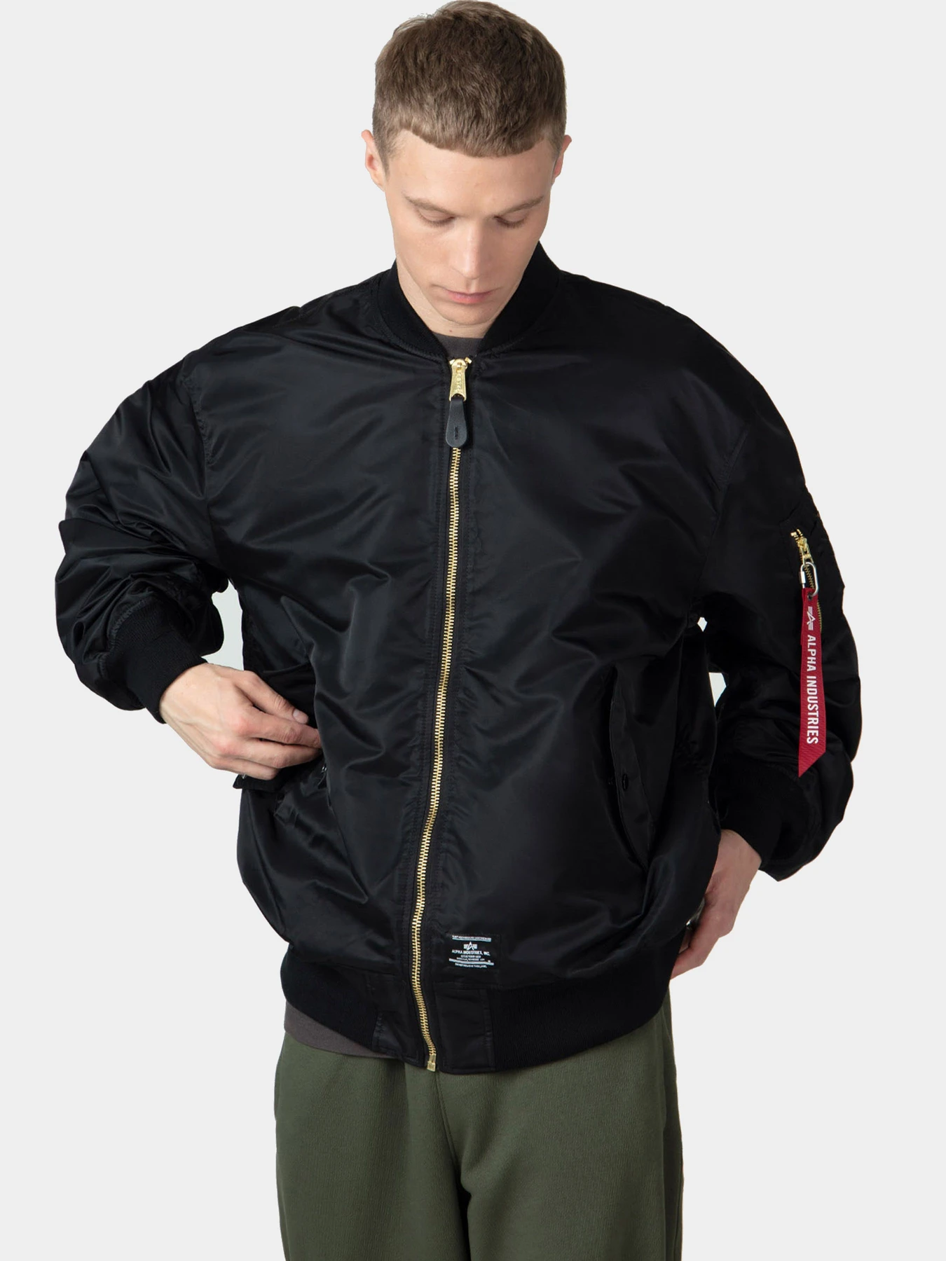Куртки и дубленки Alpha Industries модель MJL53001C1_001 Куртки и дубленки Alpha Industries модель MJL53001C1_001 Фото