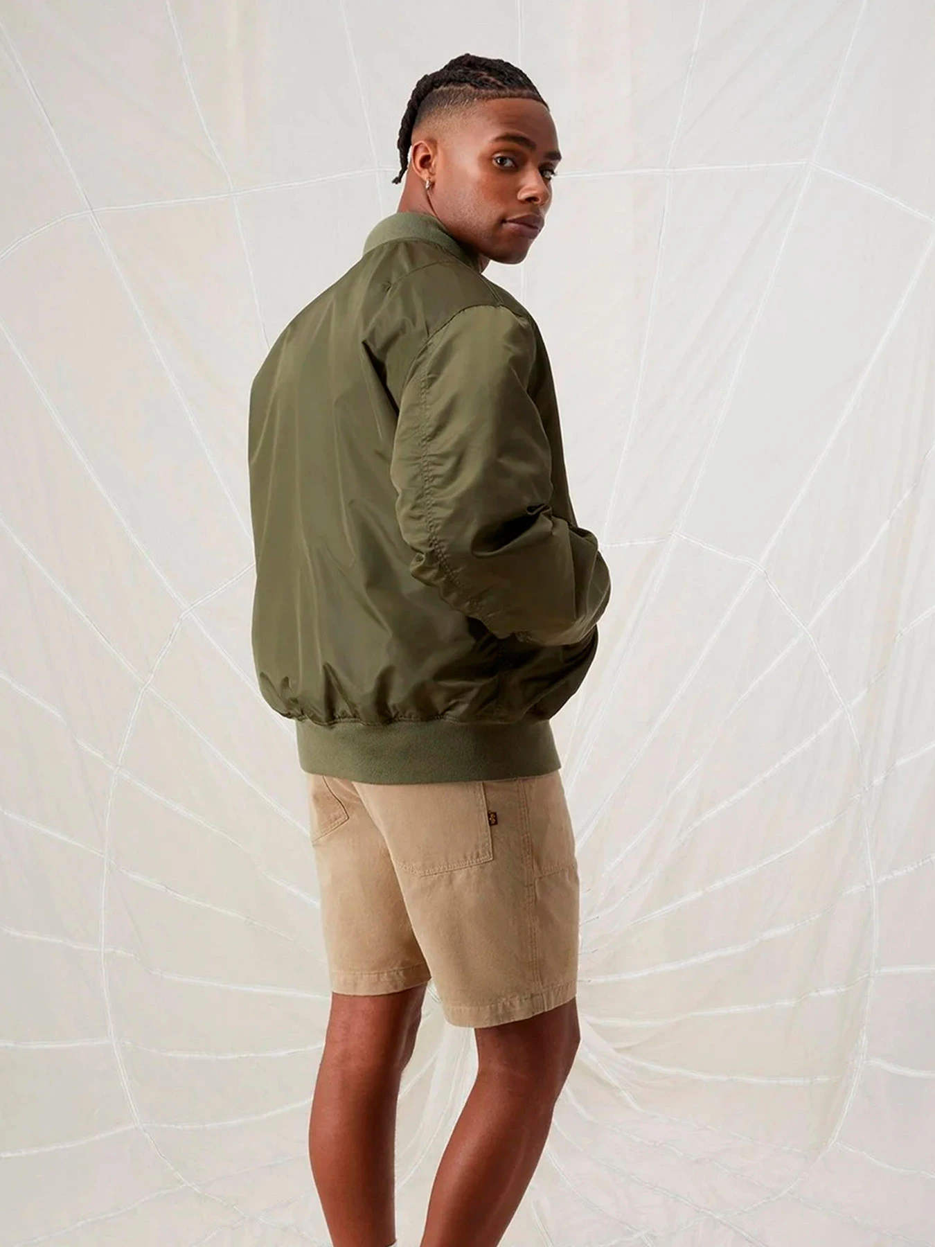 Куртки и дубленки Alpha Industries модель MJL53001C1_359 Куртки и дубленки Alpha Industries модель MJL53001C1_359 Фото