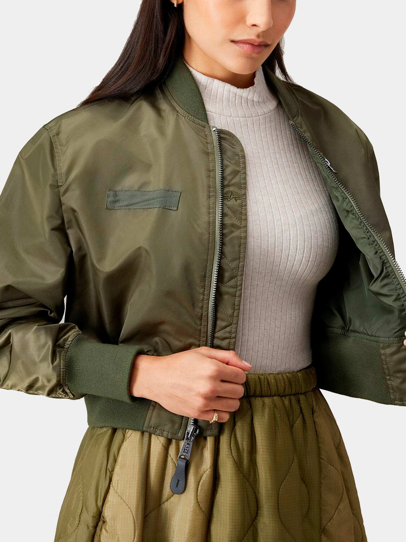 Куртки и дубленки Alpha Industries модель WJL53000C1_359 Куртки и дубленки Alpha Industries модель WJL53000C1_359 Фото