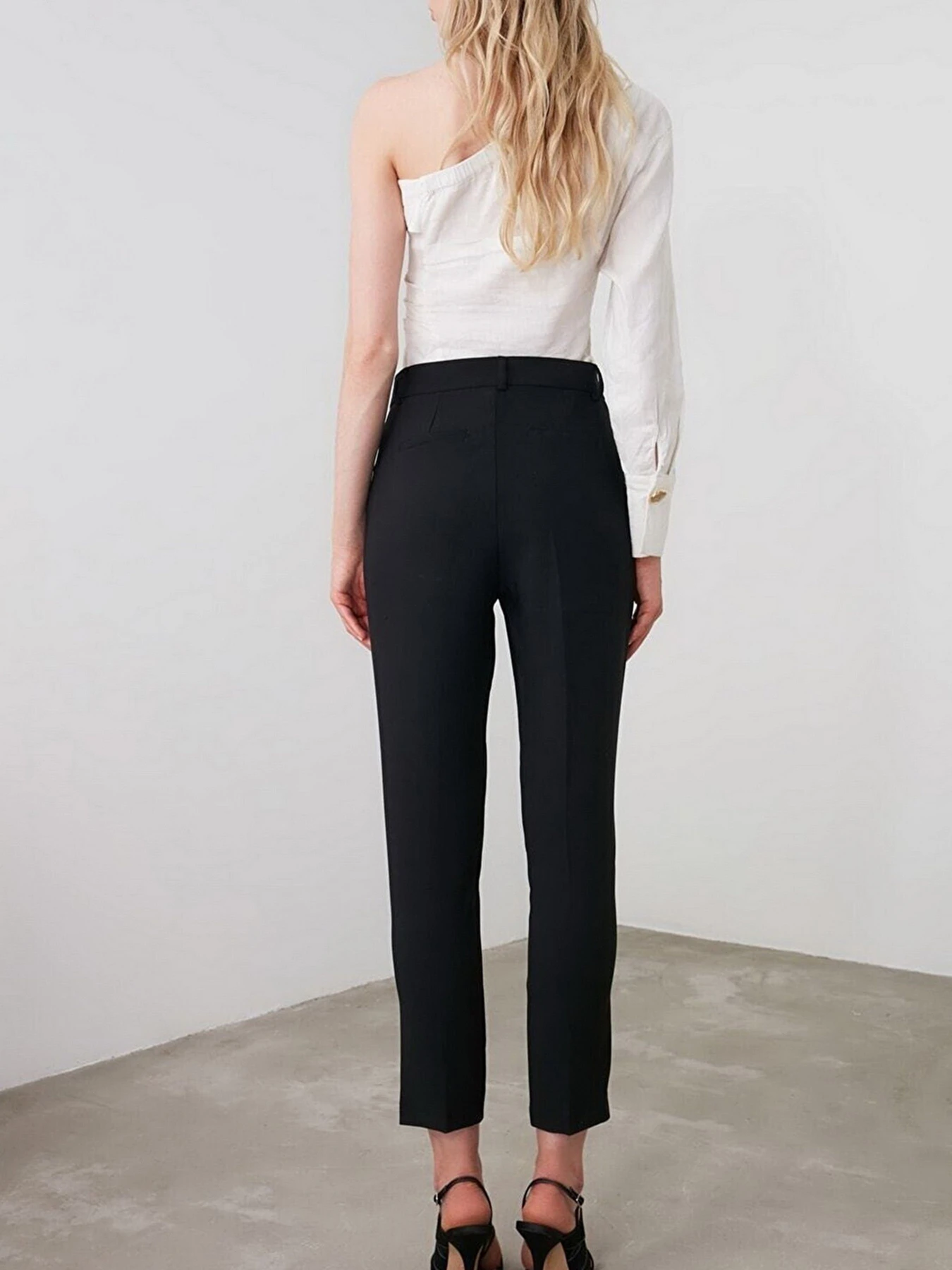 Брюки Trendyol модель TWOSS19ST0038/Siyah Фото