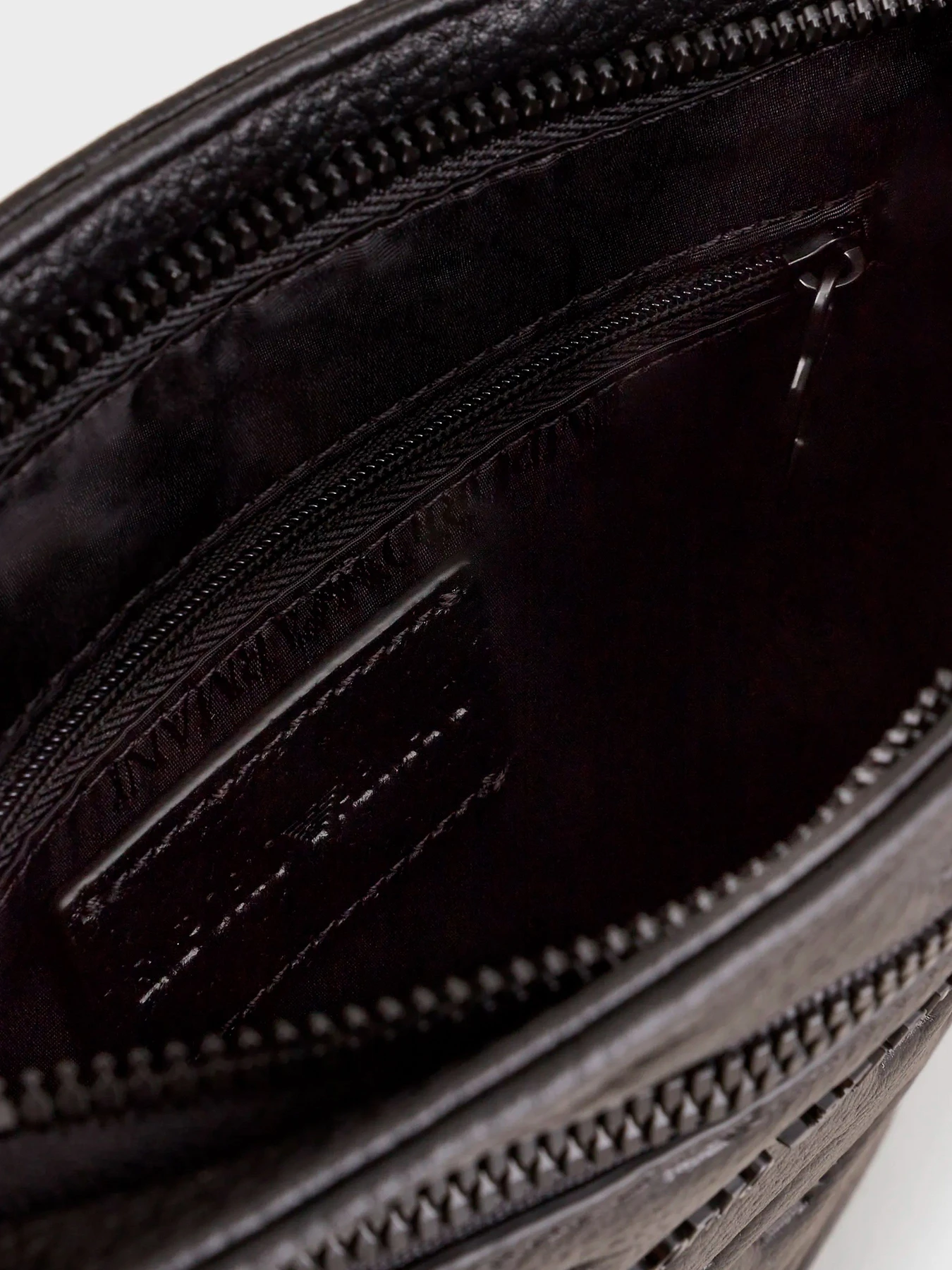 Сумки Emporio Armani модель Y4M366-Y142V-81072 Сумки Emporio Armani модель Y4M366-Y142V-81072 Фото