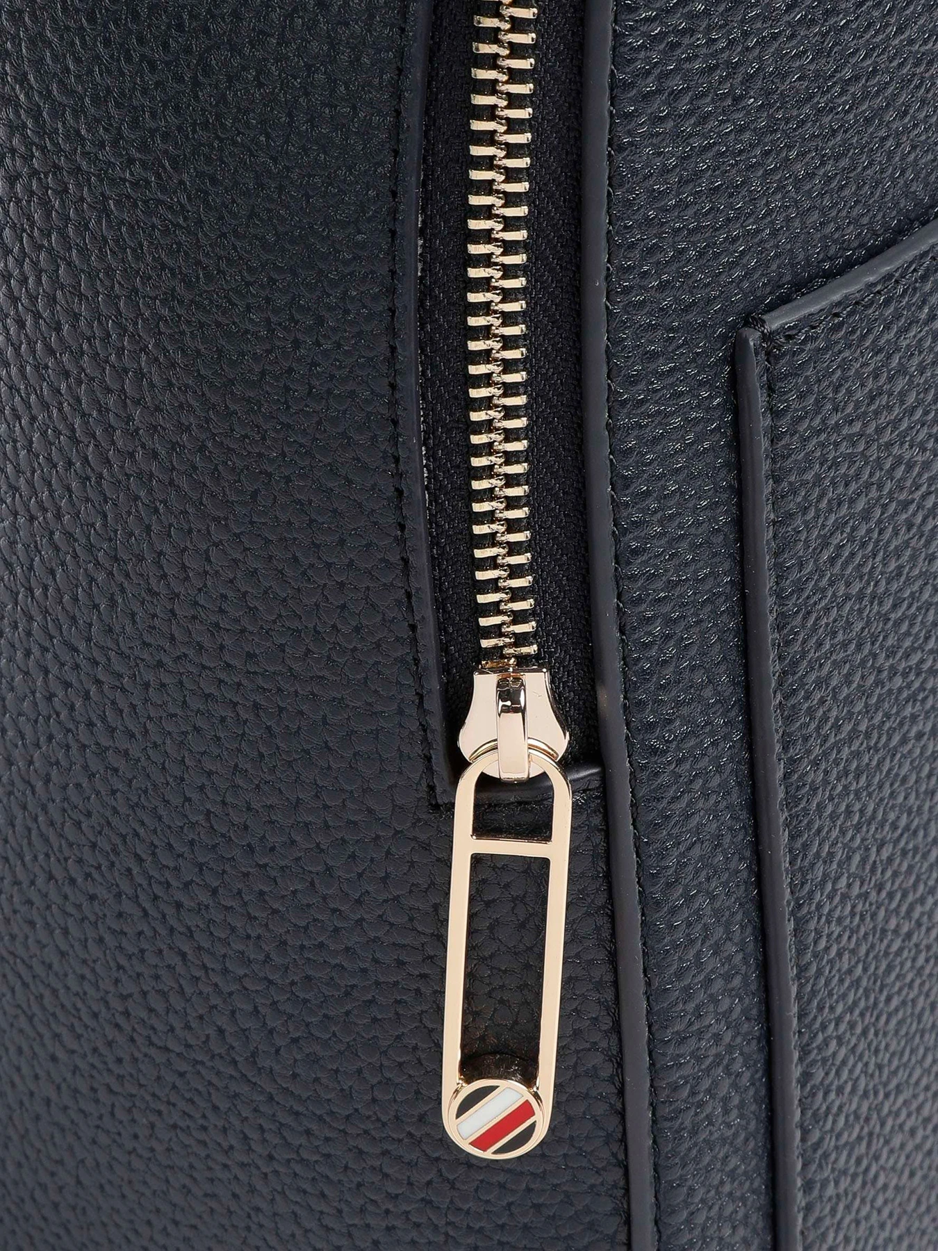 Рюкзаки Tommy Hilfiger модель AW0AW14216-DW6 Рюкзаки Tommy Hilfiger модель AW0AW14216-DW6 Фото